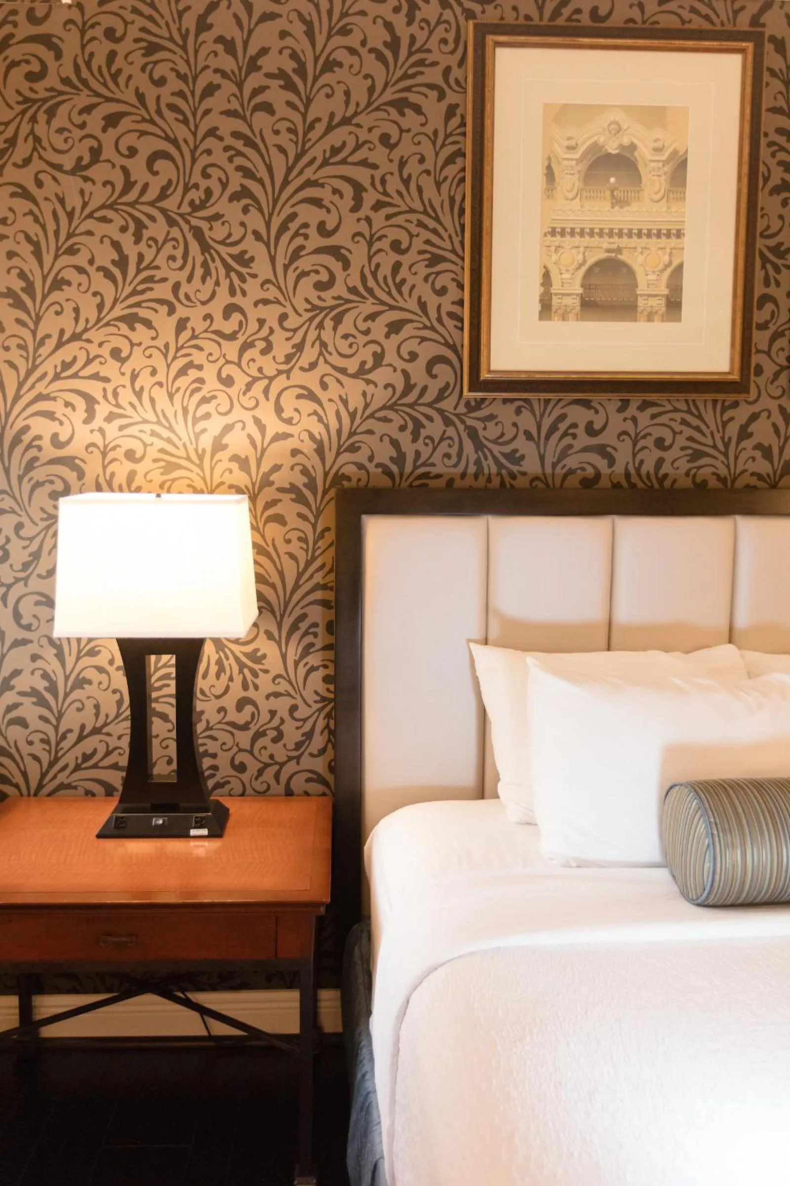 Bedroom, Bed in The Whitehall Houston