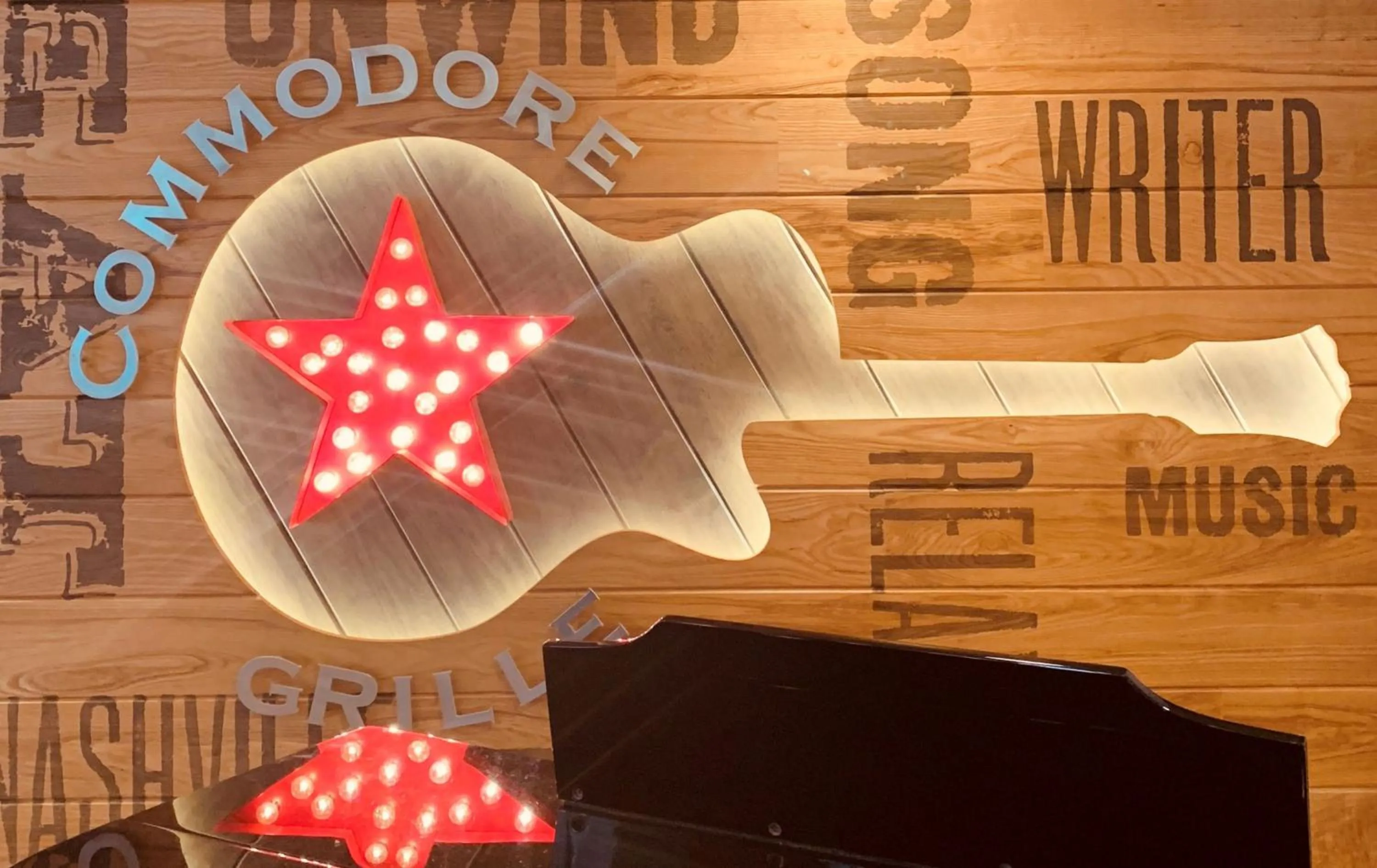 Lounge or bar in Holiday Inn Nashville - Vanderbilt - Dwtn by IHG