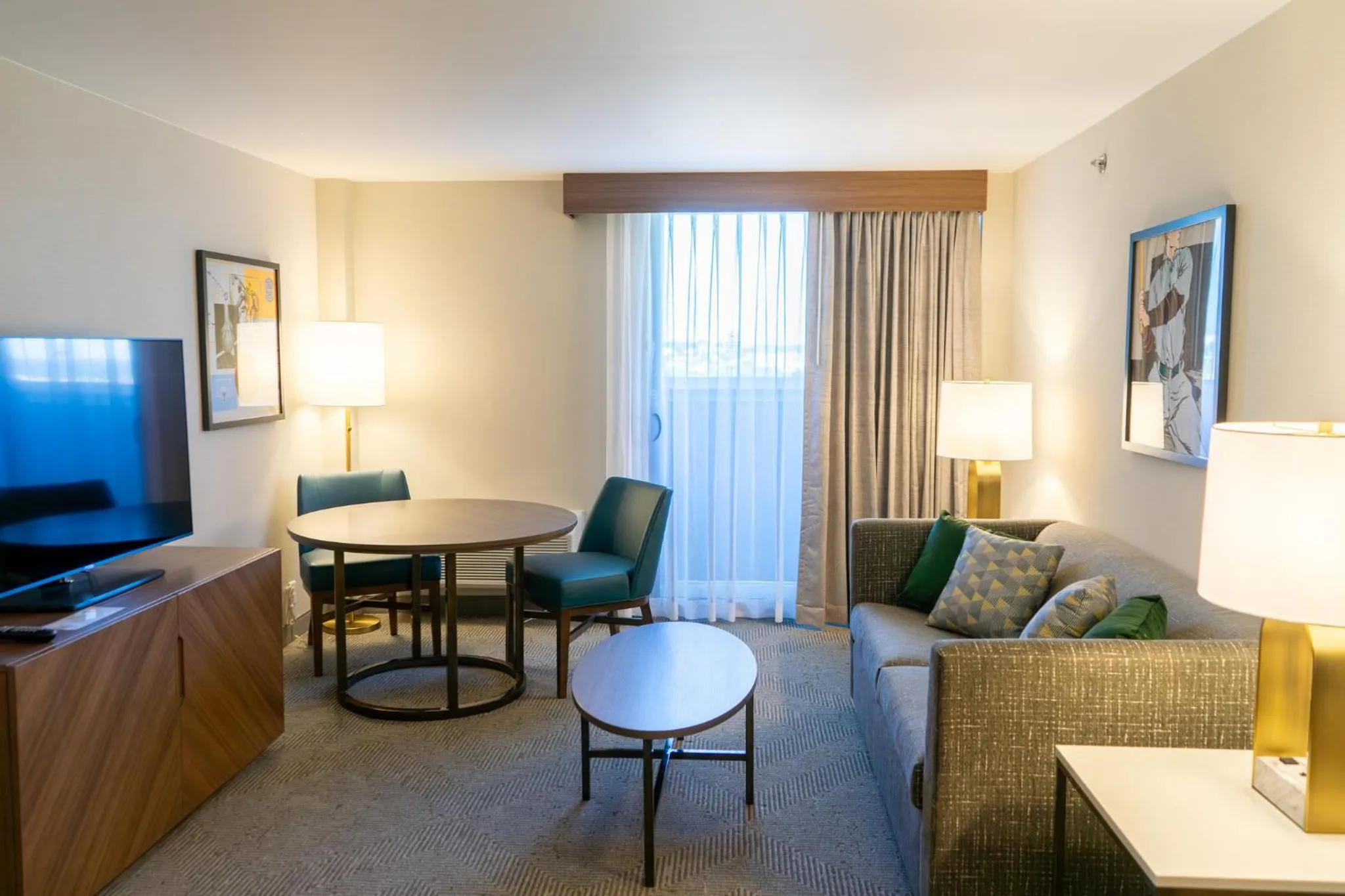 Bedroom in Holiday Inn Nashville - Vanderbilt - Dwtn by IHG