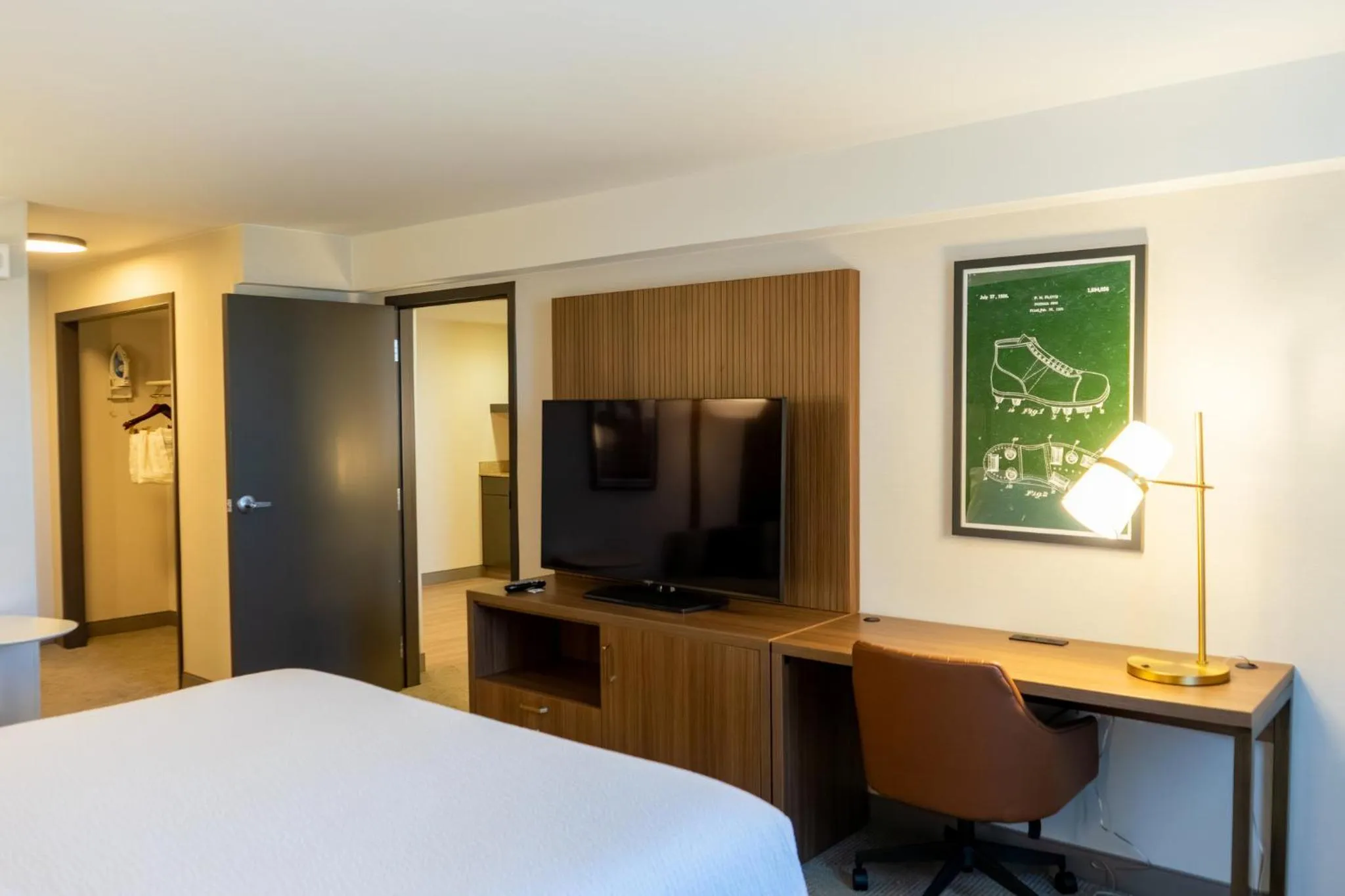 Bedroom, Bed in Holiday Inn Nashville - Vanderbilt - Dwtn by IHG