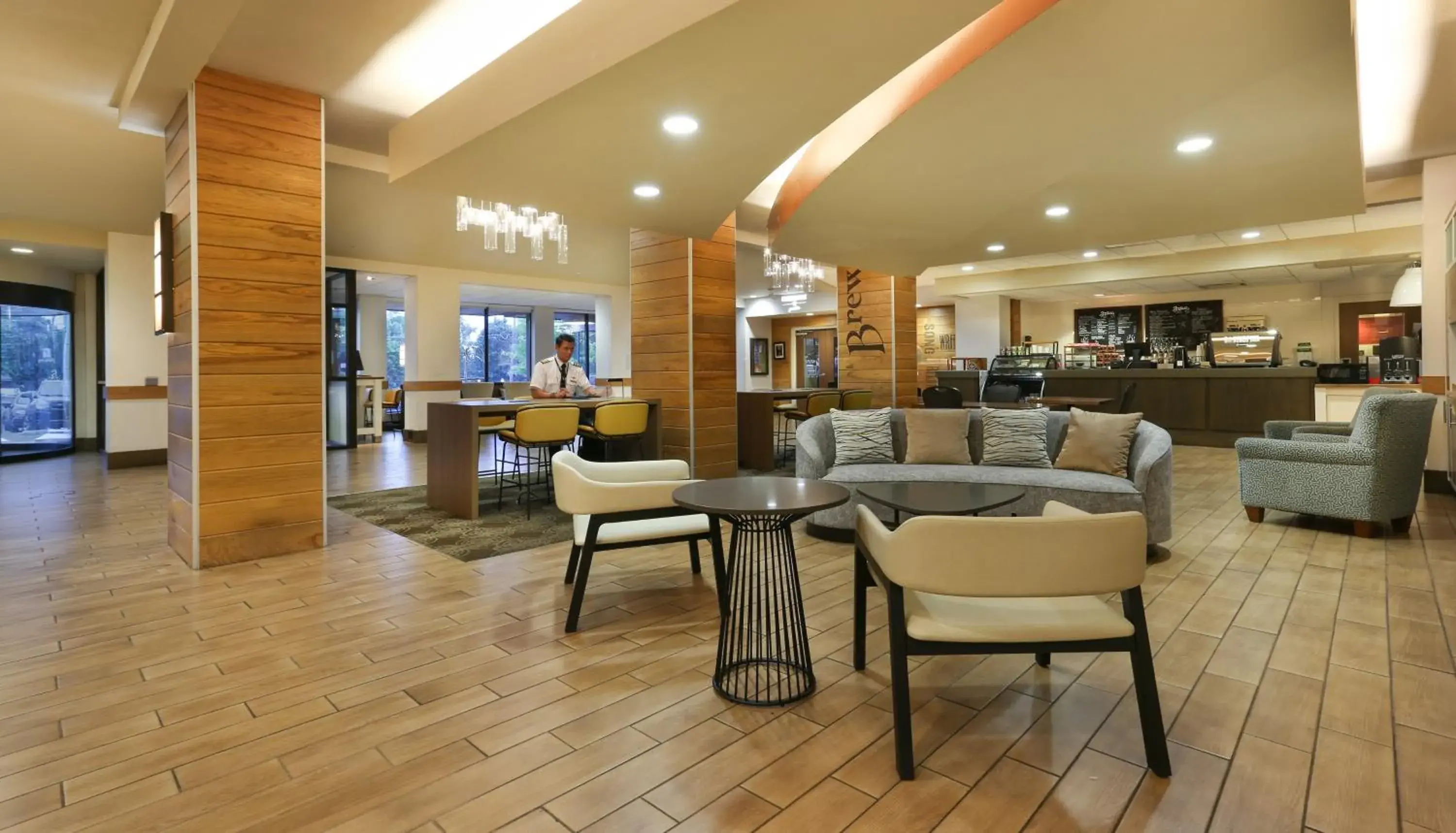 Property building in Holiday Inn Nashville - Vanderbilt - Dwtn by IHG Property building in Holiday Inn Nashville - Vanderbilt - Dwtn by IHG