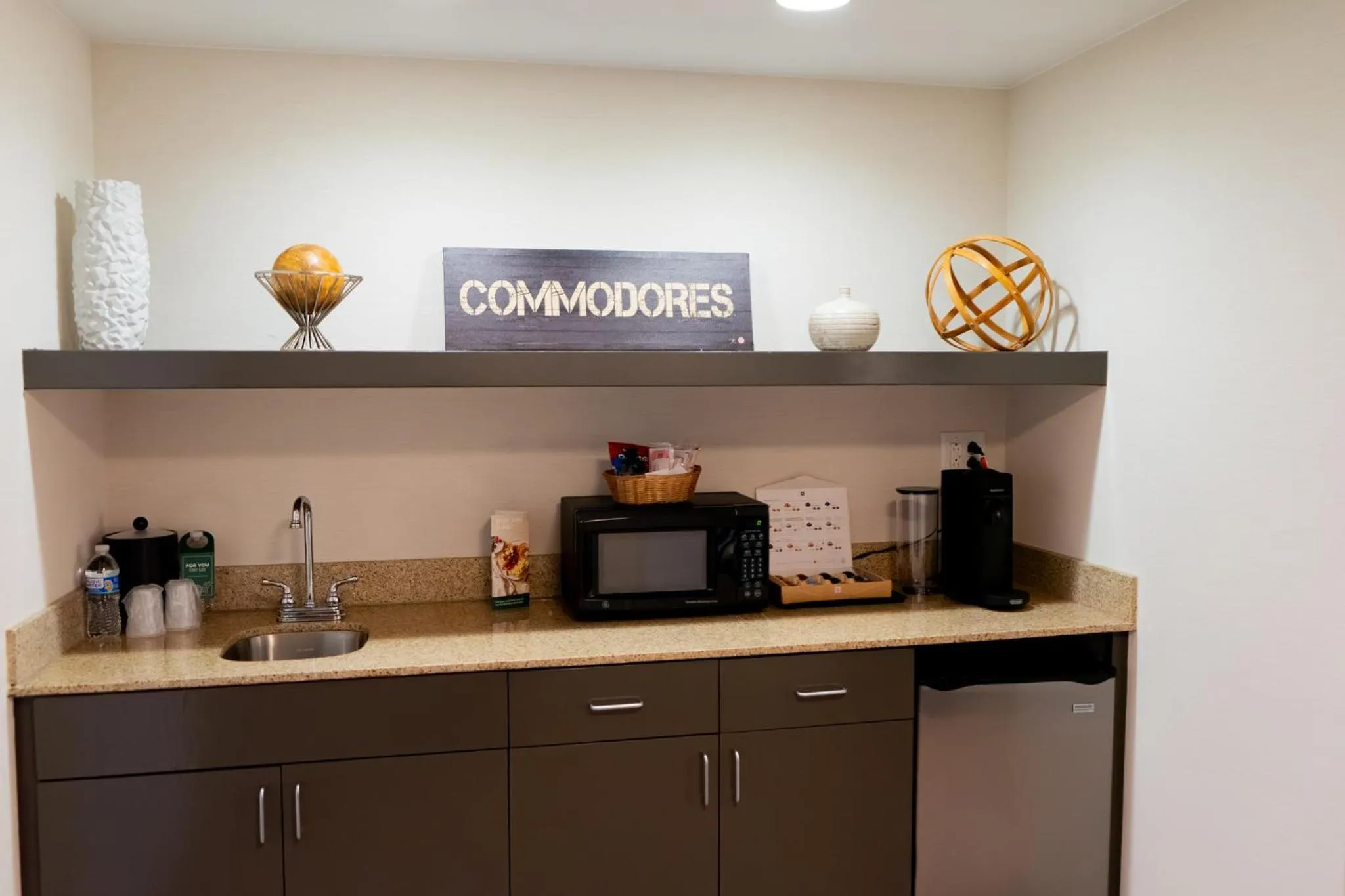 Bedroom in Holiday Inn Nashville - Vanderbilt - Dwtn by IHG