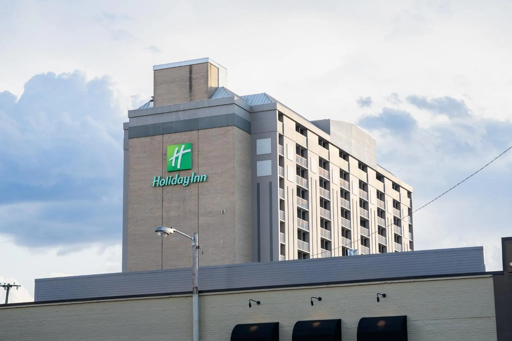 Property building in Holiday Inn Nashville - Vanderbilt - Dwtn by IHG
