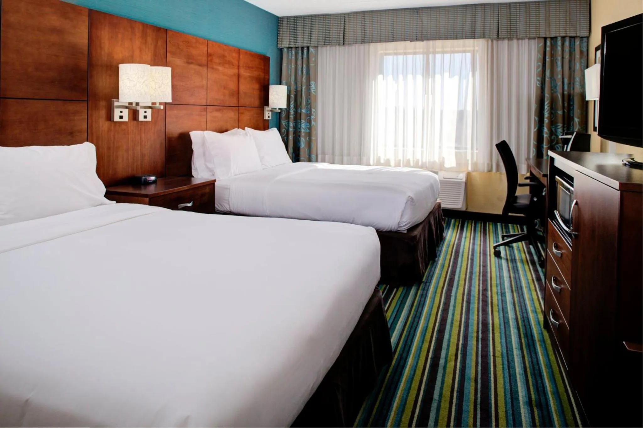 Photo of the whole room, Bed in Holiday Inn Express Flagstaff by IHG