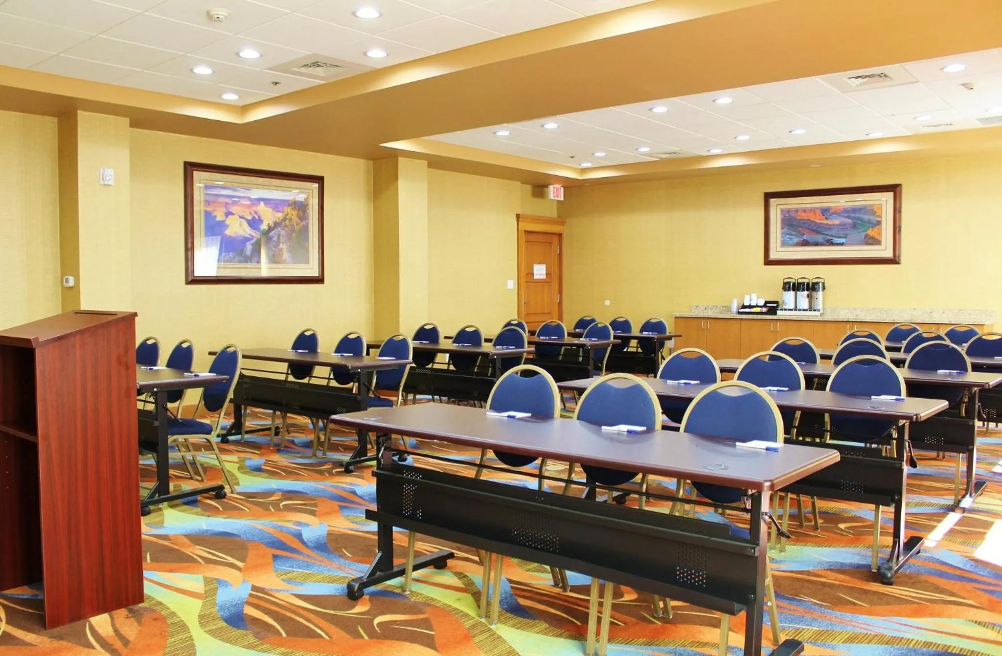 Meeting/conference room in Holiday Inn Express Flagstaff by IHG