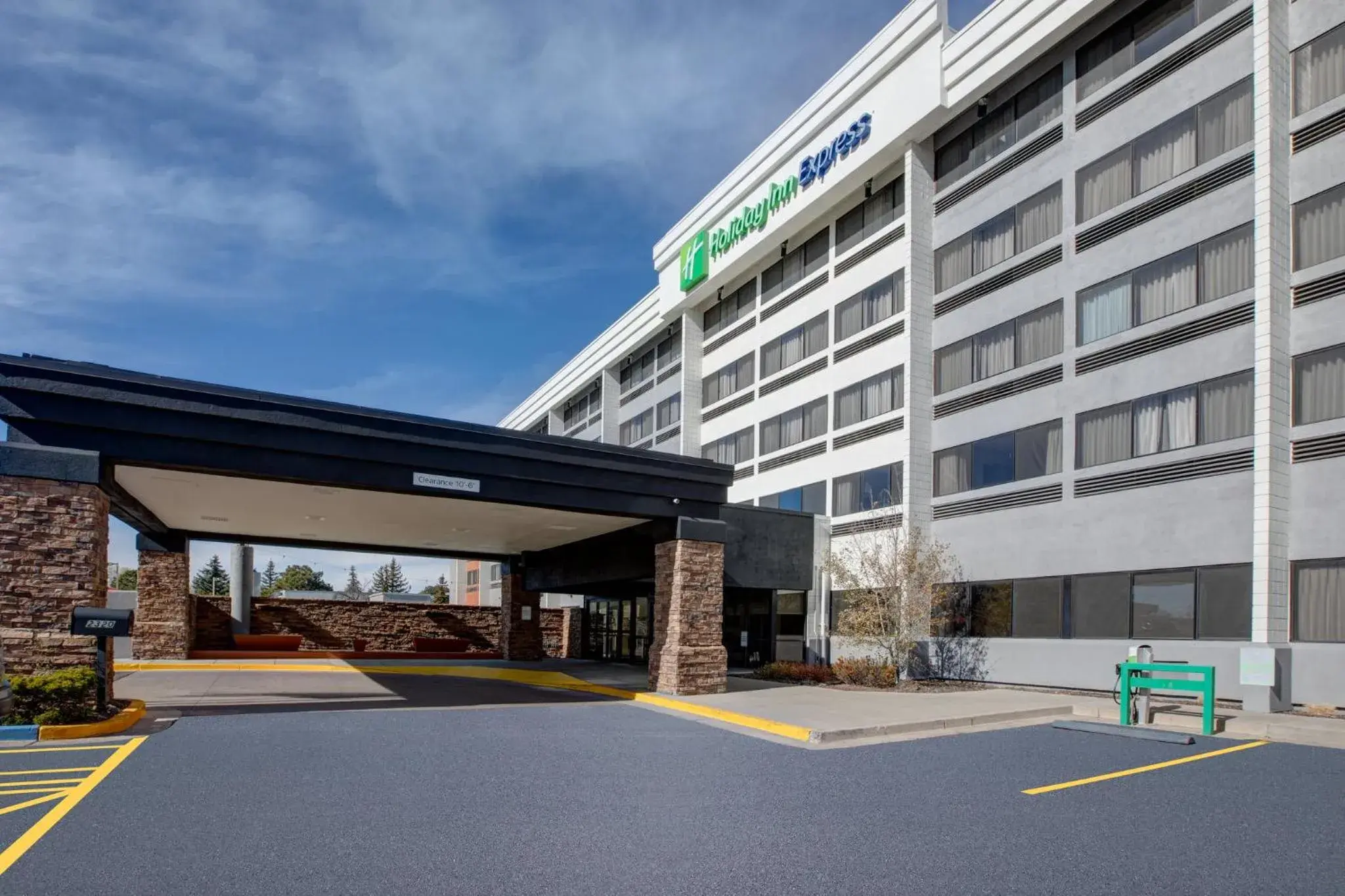 Property building in Holiday Inn Express Flagstaff by IHG Property building in Holiday Inn Express Flagstaff by IHG