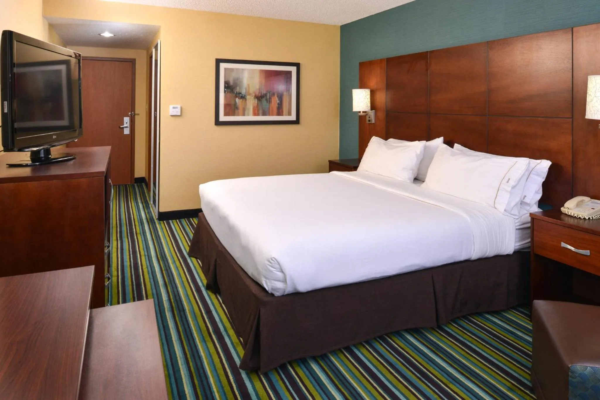 Photo of the whole room, Bed in Holiday Inn Express Flagstaff by IHG