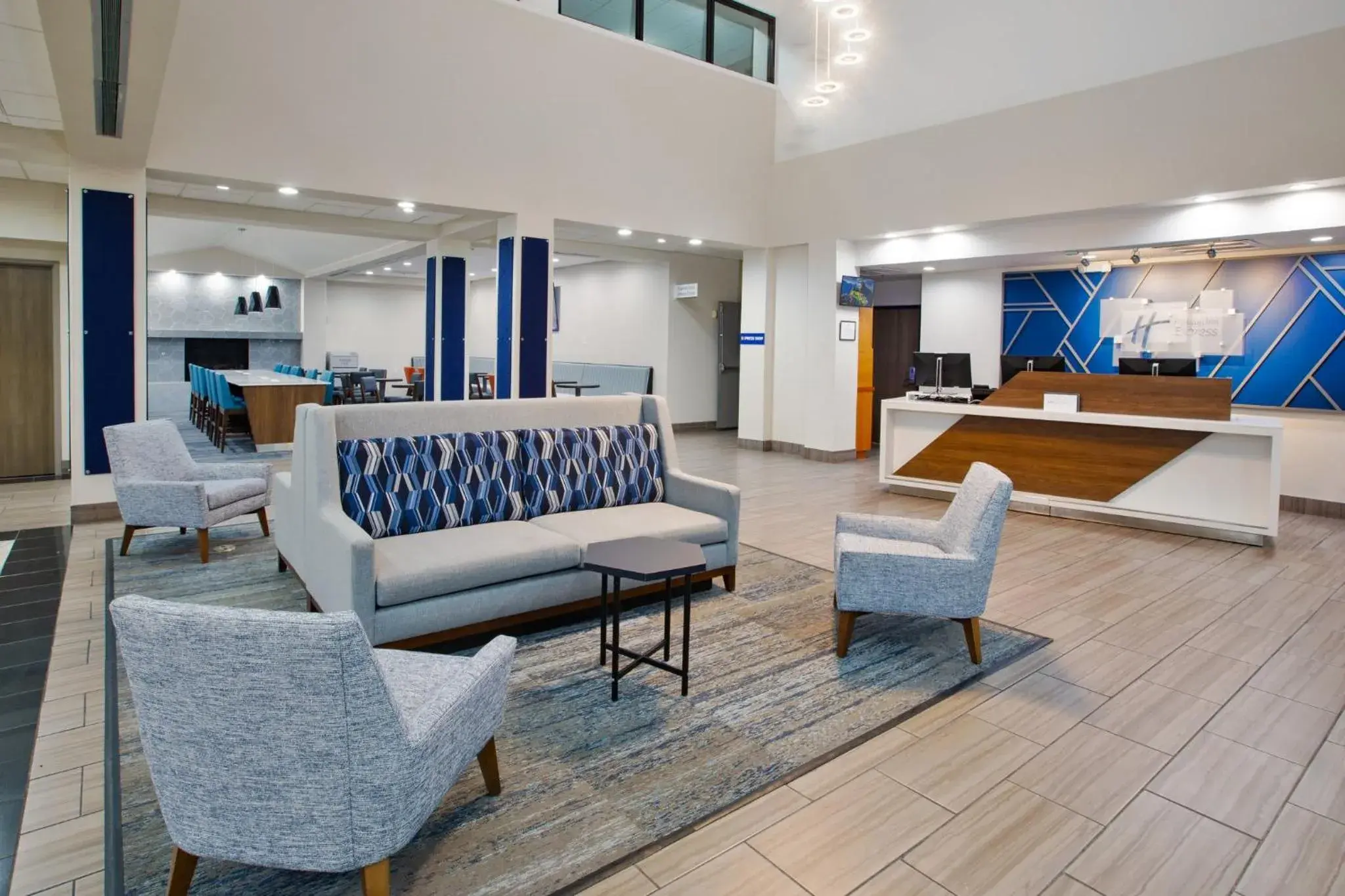 Property building in Holiday Inn Express Flagstaff by IHG Property building in Holiday Inn Express Flagstaff by IHG