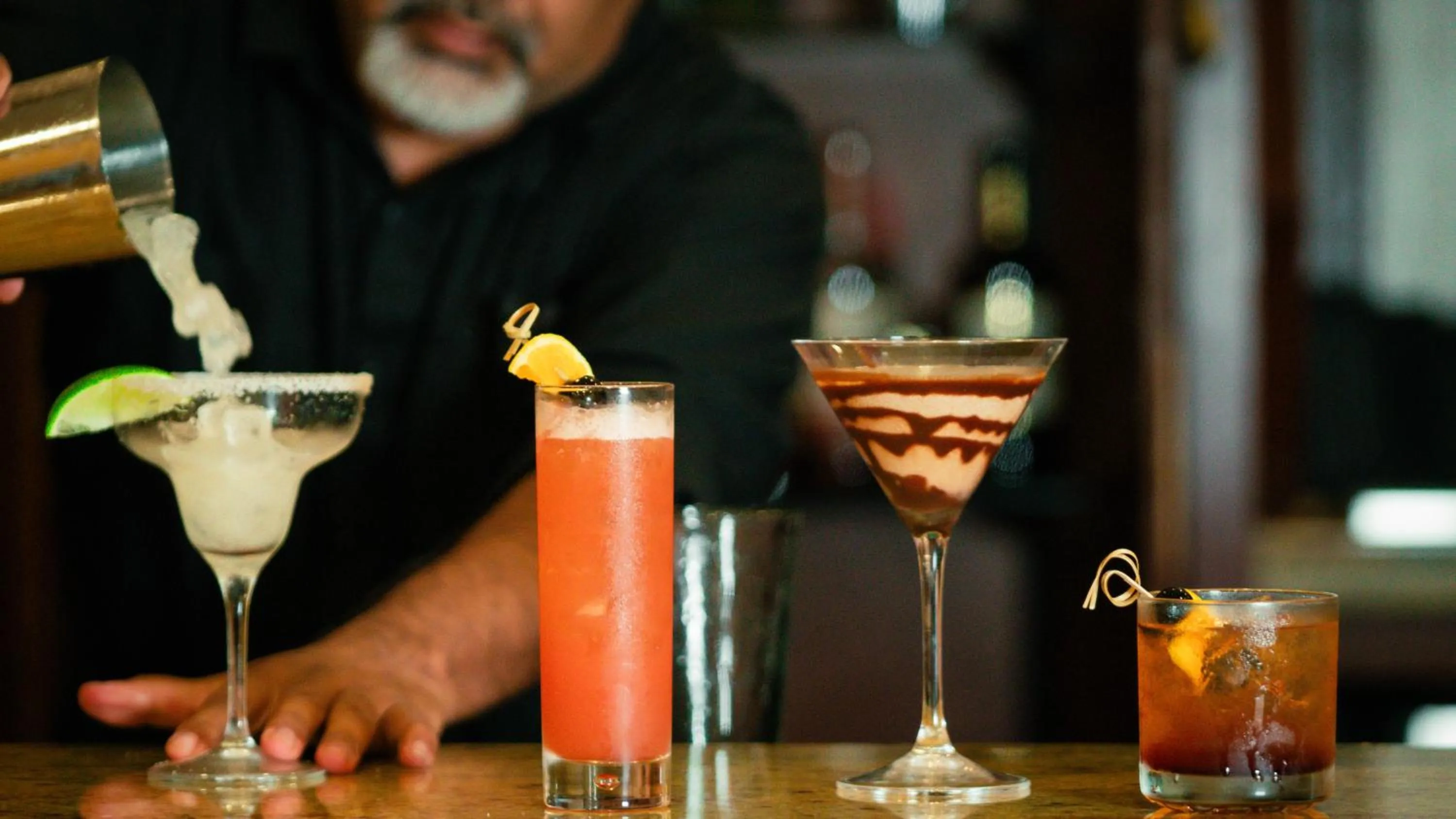 Alcoholic drinks in Crowne Plaza Houston Med Ctr-Galleria Area by IHG