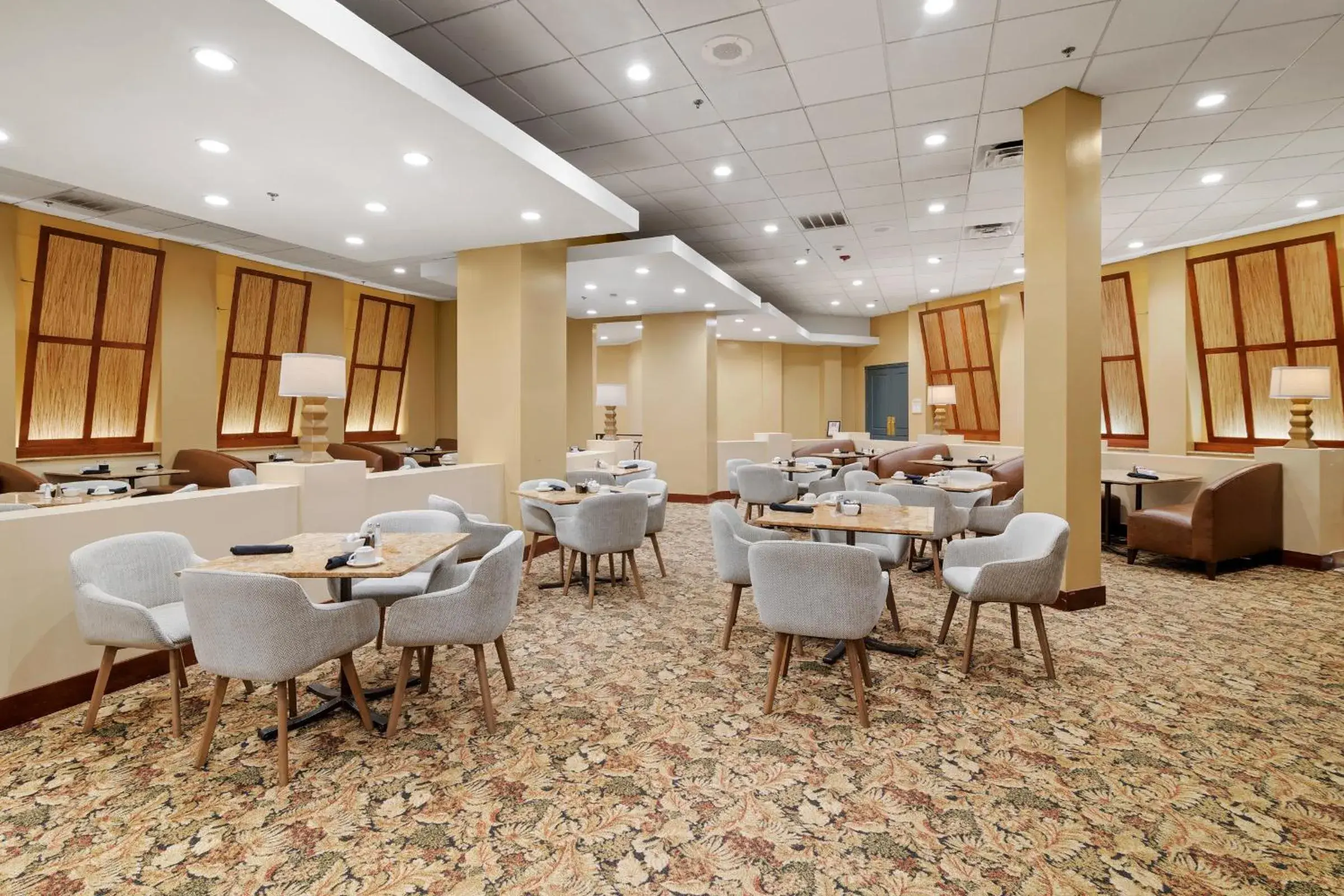 Restaurant/places to eat in Crowne Plaza Houston Med Ctr-Galleria Area by IHG Restaurant/places to eat in Crowne Plaza Houston Med Ctr-Galleria Area by IHG