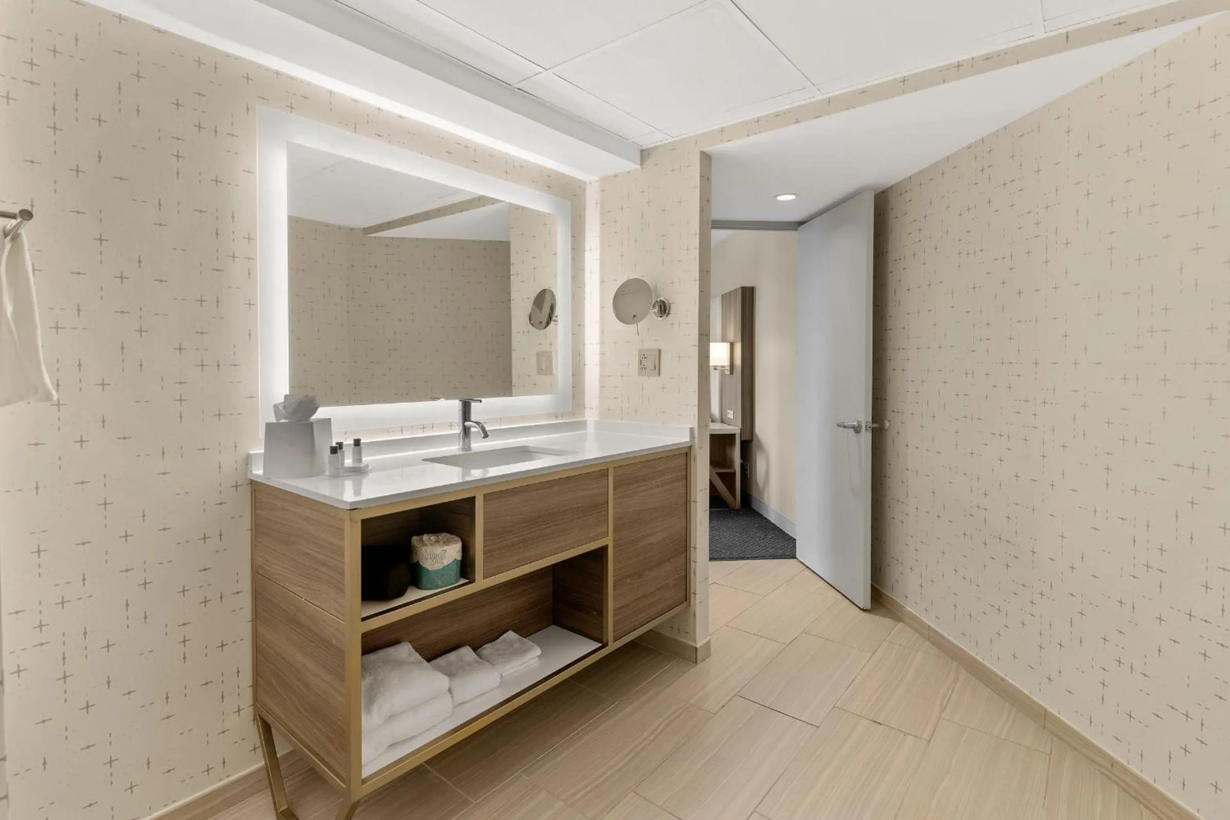 Bathroom, Bed in Crowne Plaza Houston Med Ctr-Galleria Area by IHG