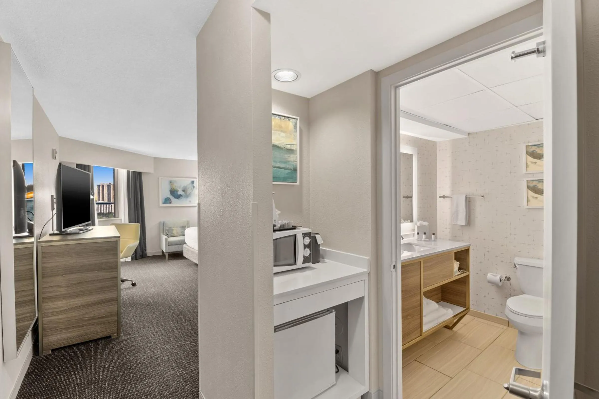 Photo of the whole room in Crowne Plaza Houston Med Ctr-Galleria Area by IHG