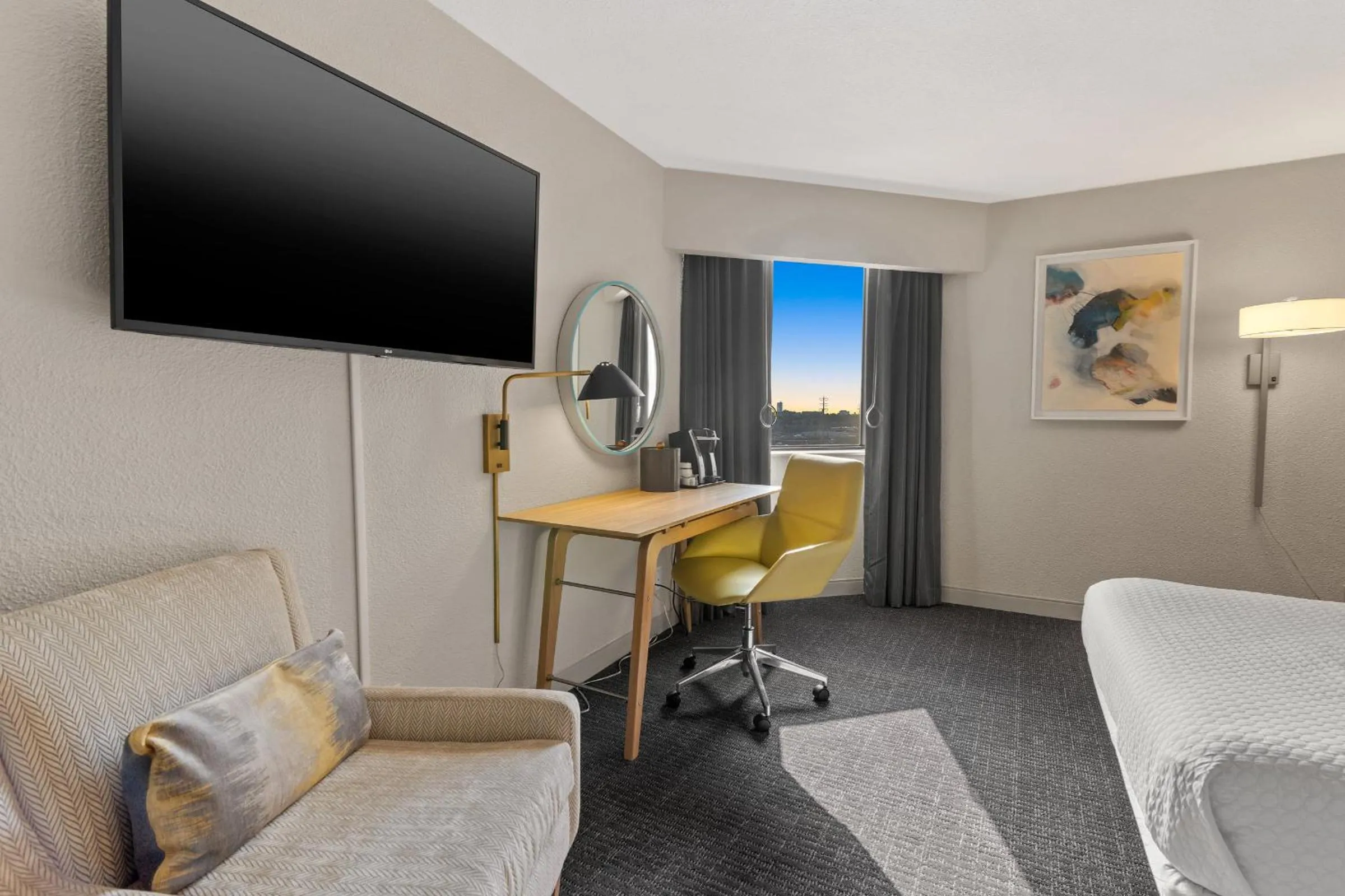 Photo of the whole room in Crowne Plaza Houston Med Ctr-Galleria Area by IHG