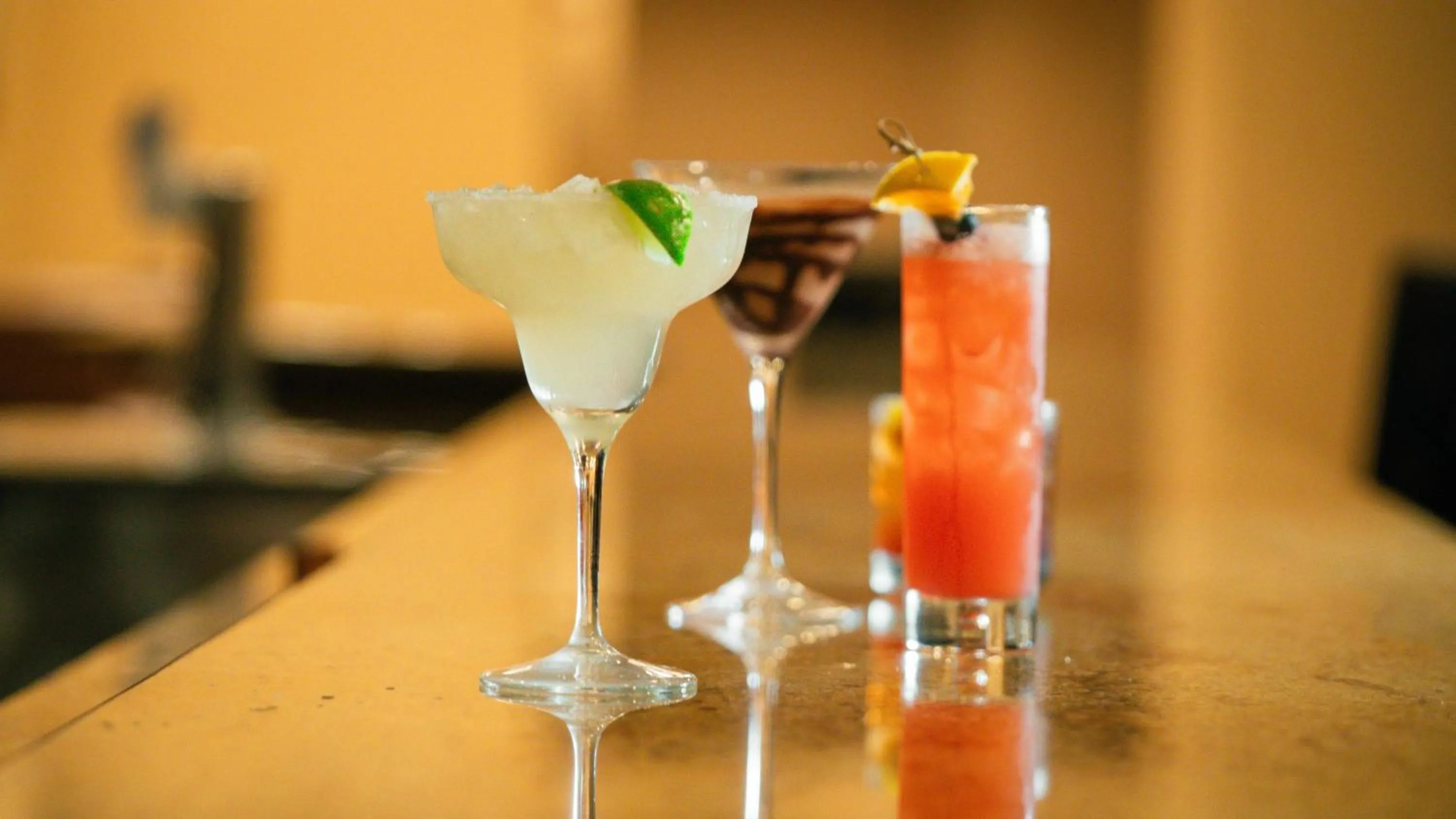 Alcoholic drinks in Crowne Plaza Houston Med Ctr-Galleria Area by IHG