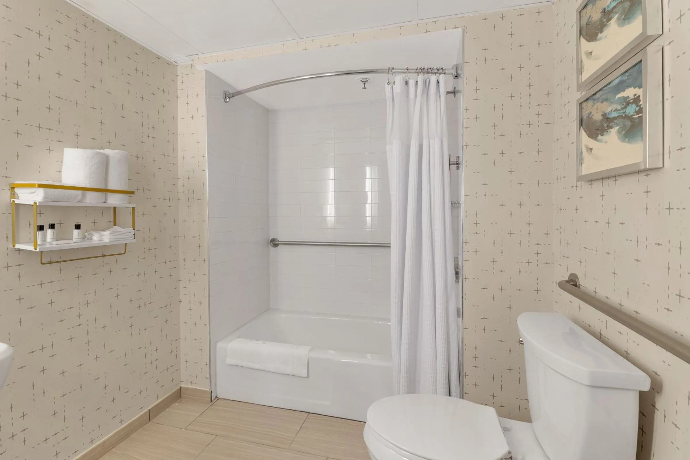 Bath in Crowne Plaza Houston Med Ctr-Galleria Area by IHG