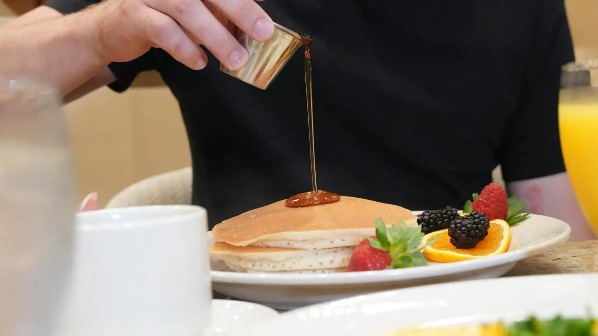 Restaurant/places to eat in Crowne Plaza Houston Med Ctr-Galleria Area by IHG Restaurant/places to eat in Crowne Plaza Houston Med Ctr-Galleria Area by IHG