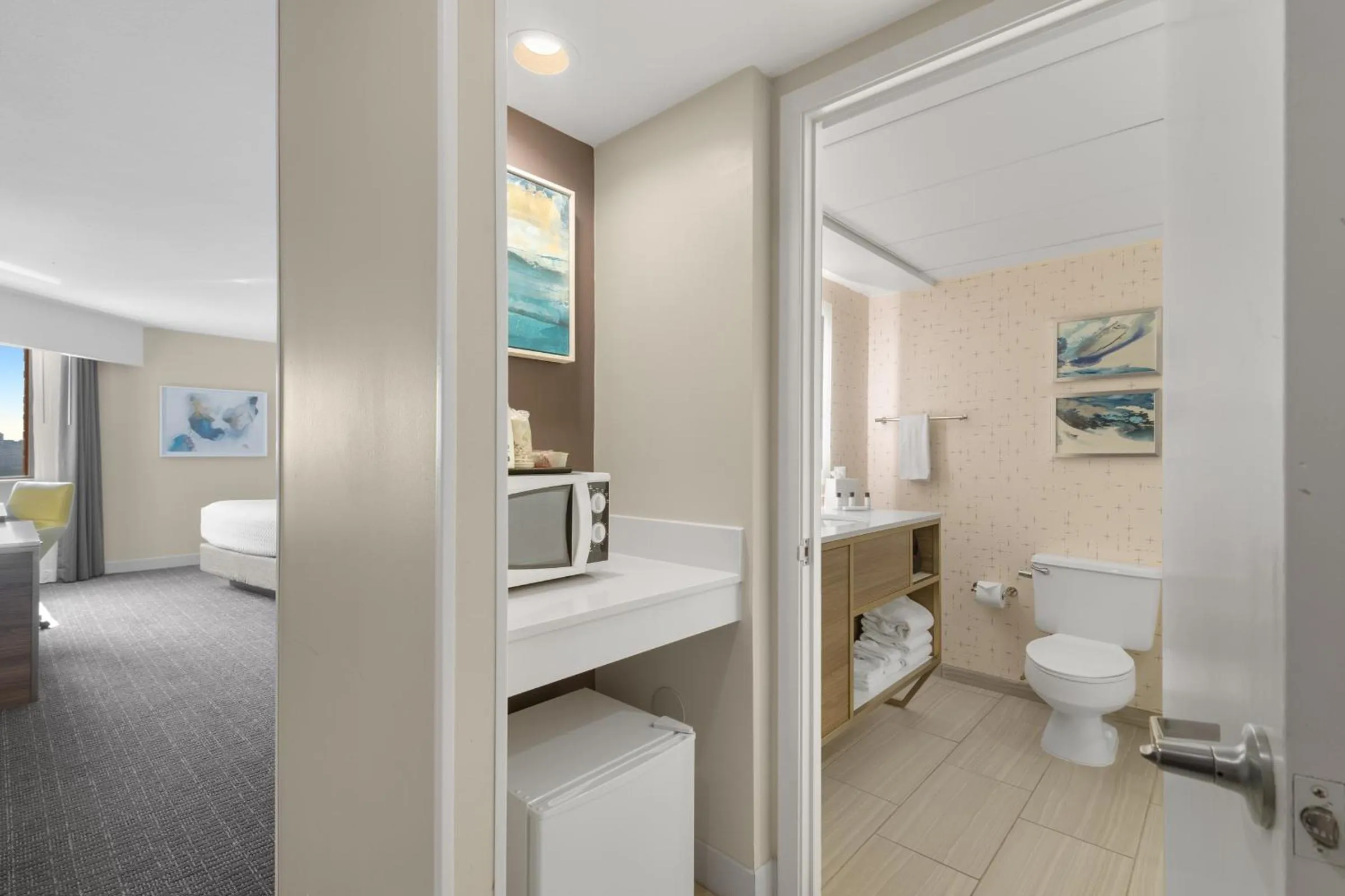Bathroom, Bed in Crowne Plaza Houston Med Ctr-Galleria Area by IHG