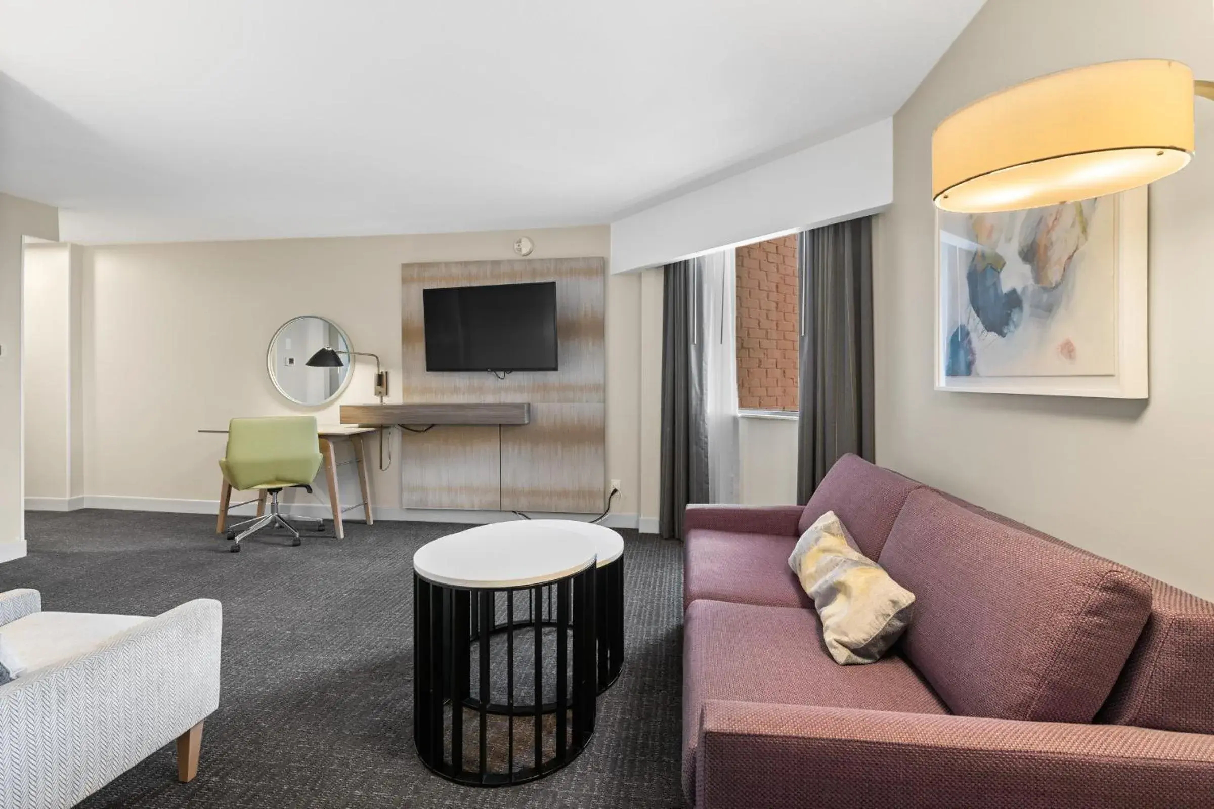 Living room in Crowne Plaza Houston Med Ctr-Galleria Area by IHG Living room in Crowne Plaza Houston Med Ctr-Galleria Area by IHG