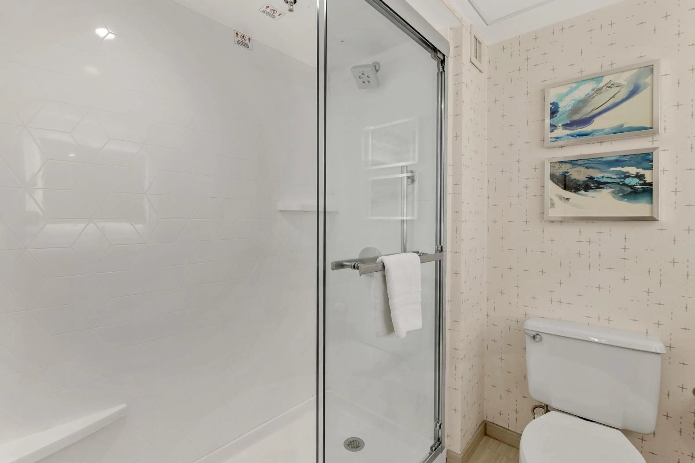 Bathroom in Crowne Plaza Houston Med Ctr-Galleria Area by IHG