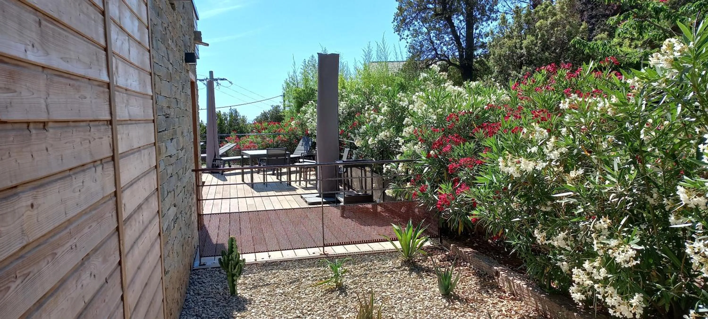 Spring in Suites in Erbalunga