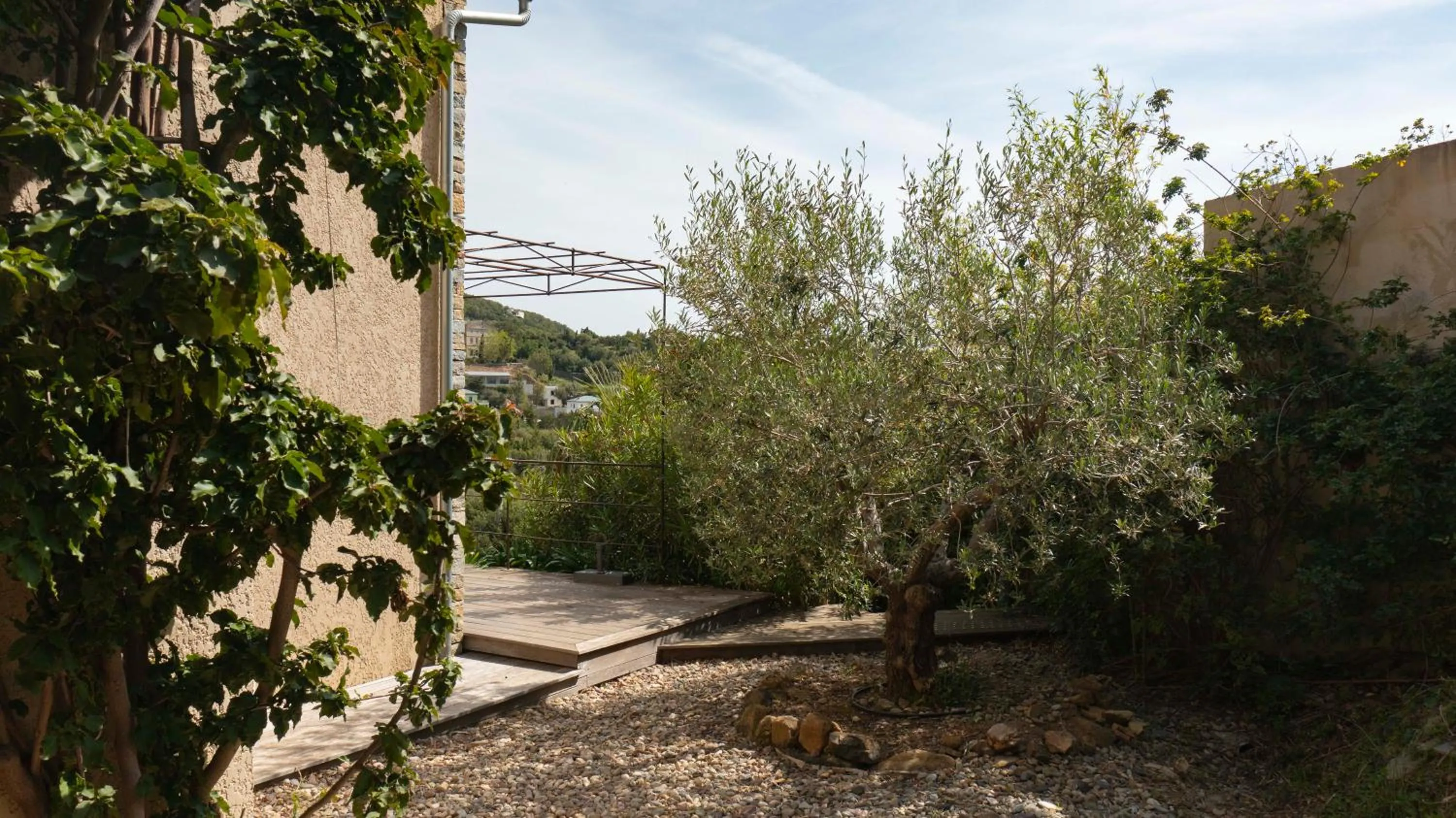 Spring in Suites in Erbalunga