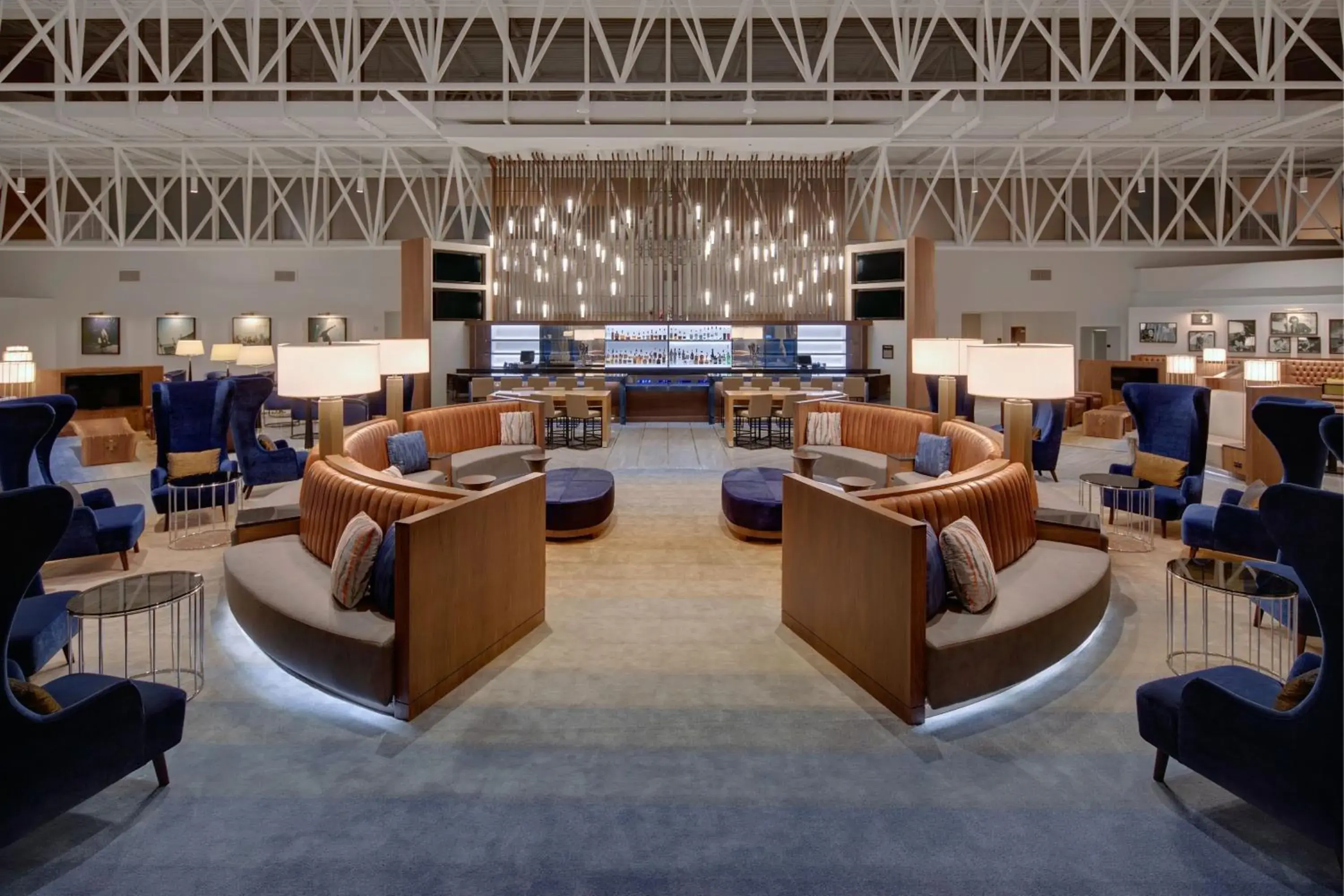 Lounge or bar in Hilton Nashville Airport Lounge or bar in Hilton Nashville Airport