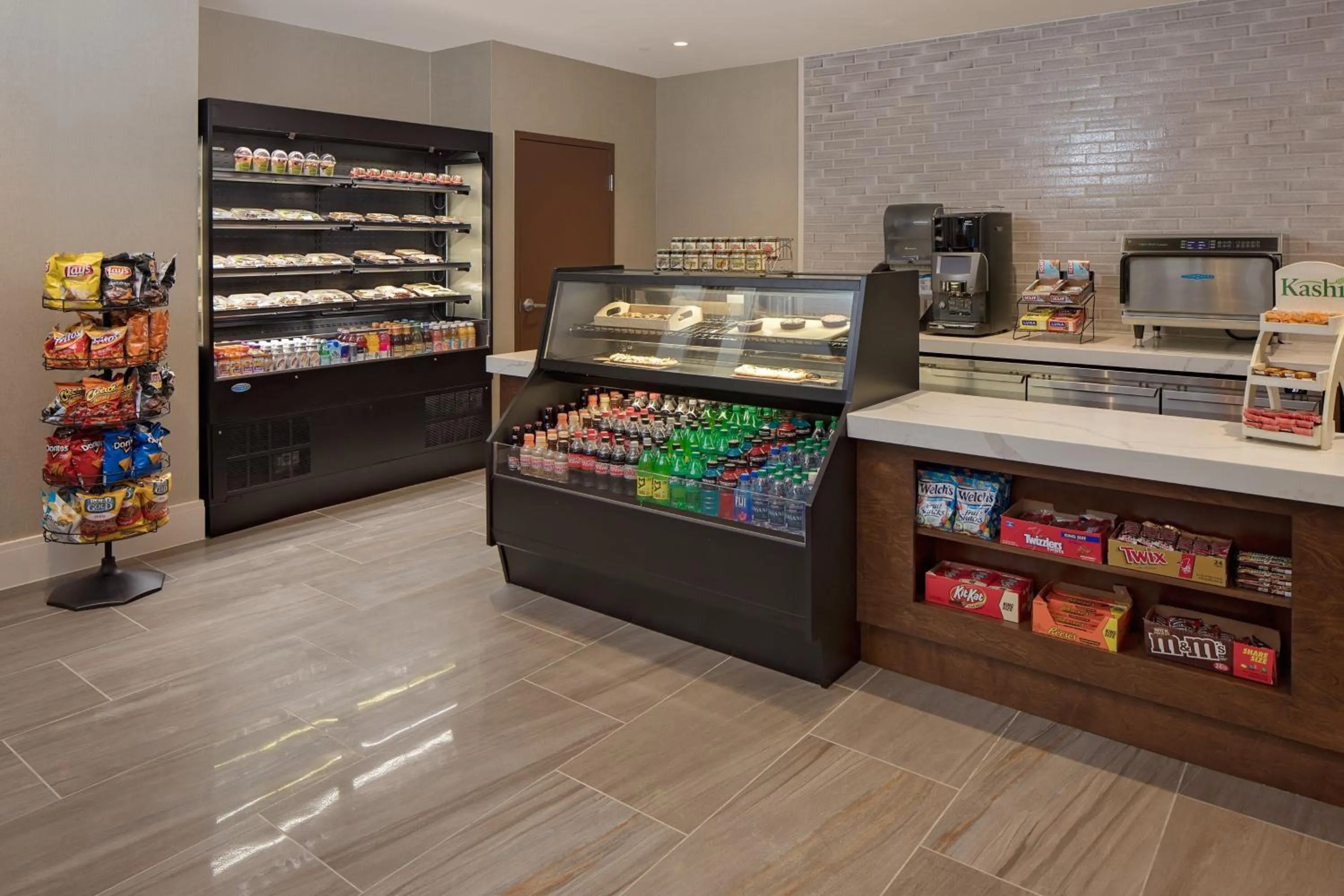 Restaurant/places to eat in Hilton Nashville Airport