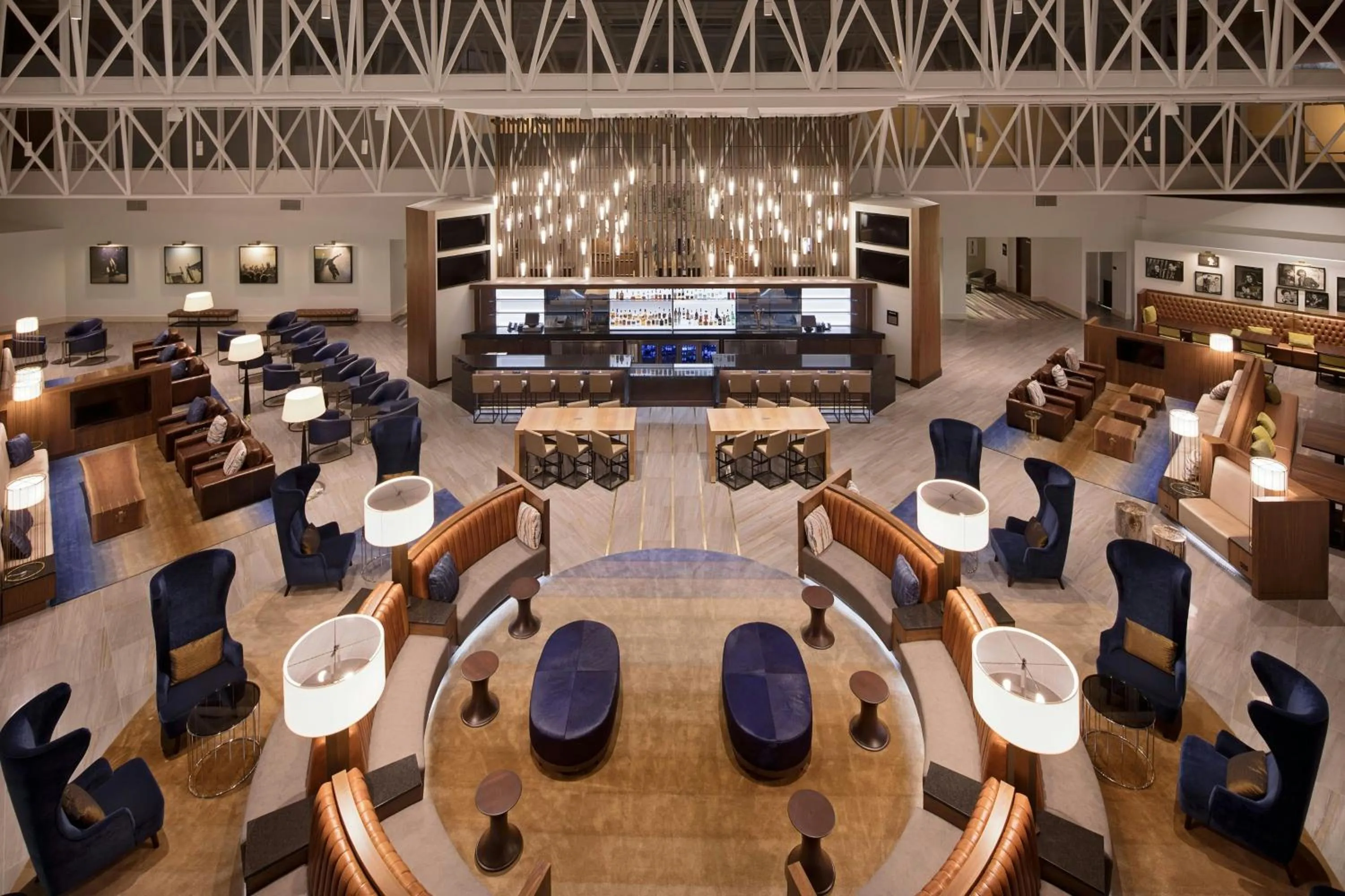 Lounge or bar in Hilton Nashville Airport