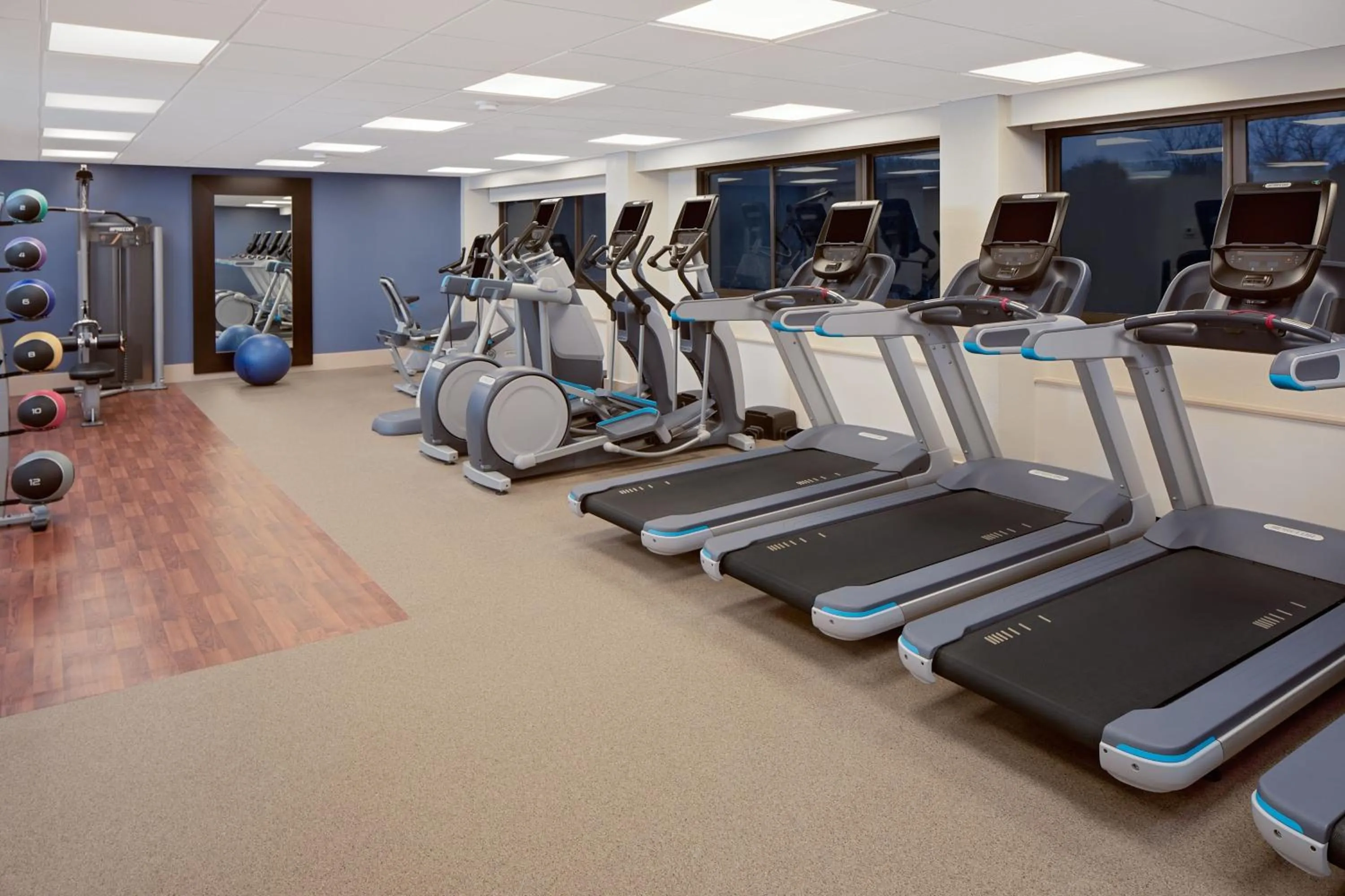 Fitness centre/facilities in Hilton Nashville Airport