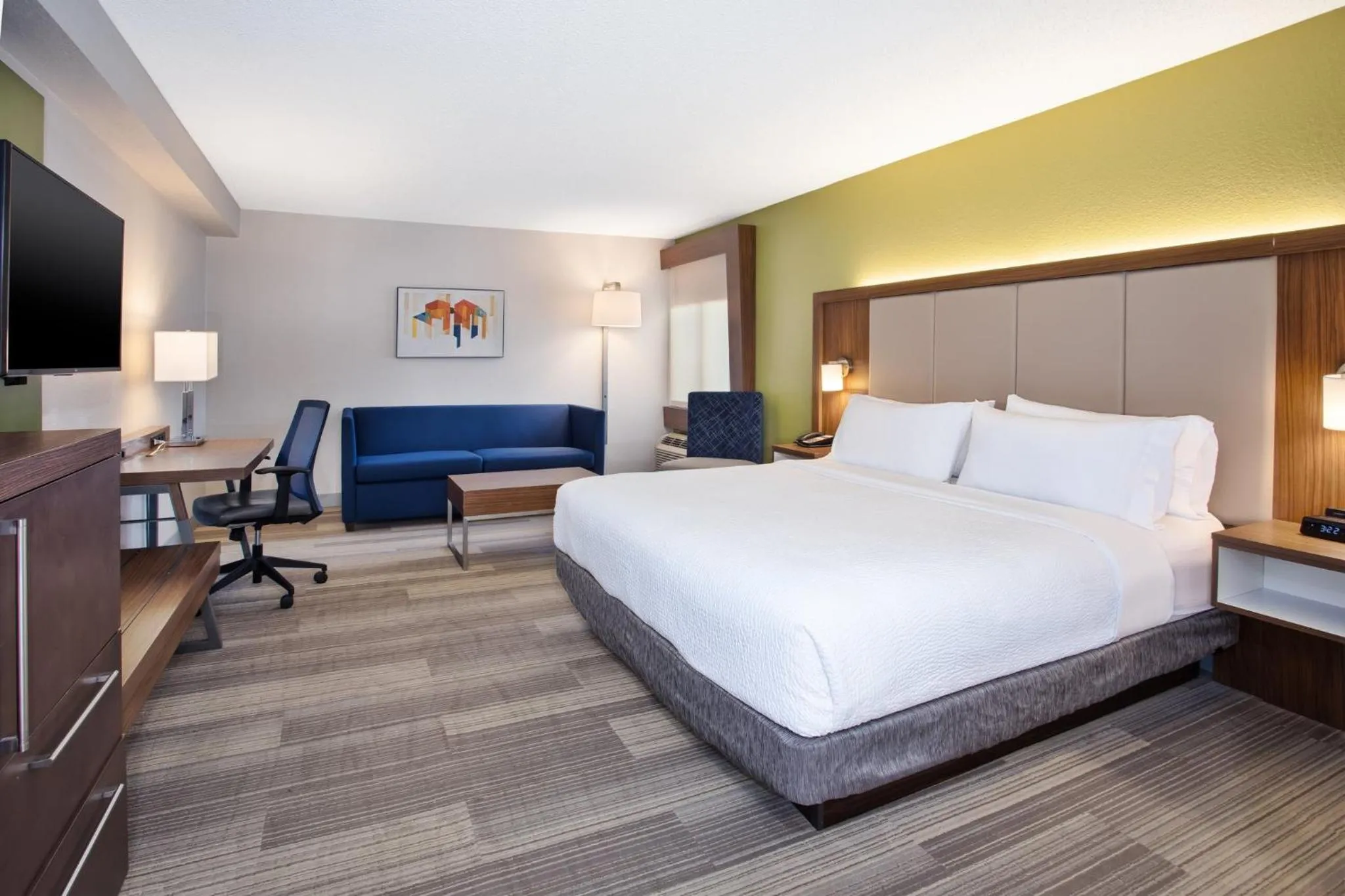 Photo of the whole room, Bed in Holiday Inn Express Nashville Airport by IHG