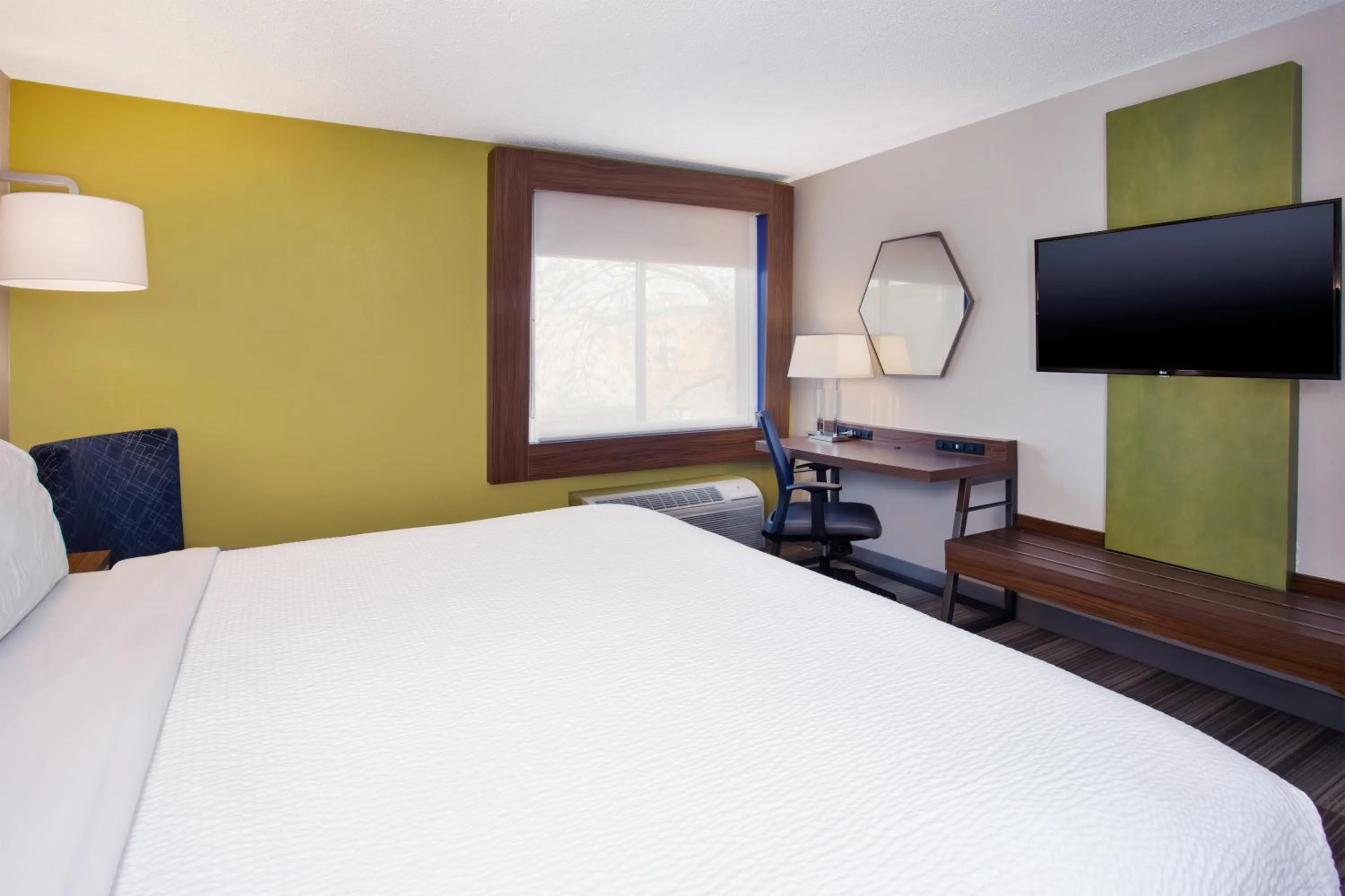 Bed in Holiday Inn Express Nashville Airport by IHG