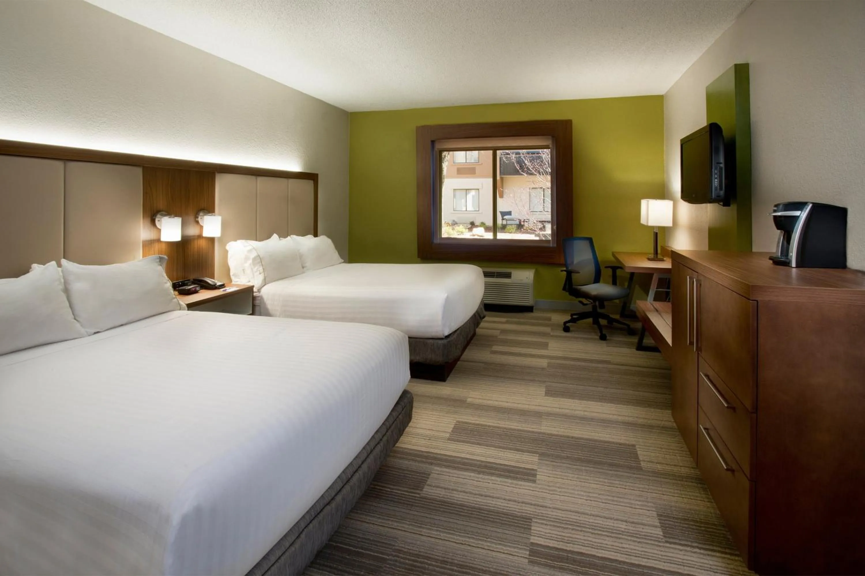 Photo of the whole room, Bed in Holiday Inn Express Nashville Airport by IHG