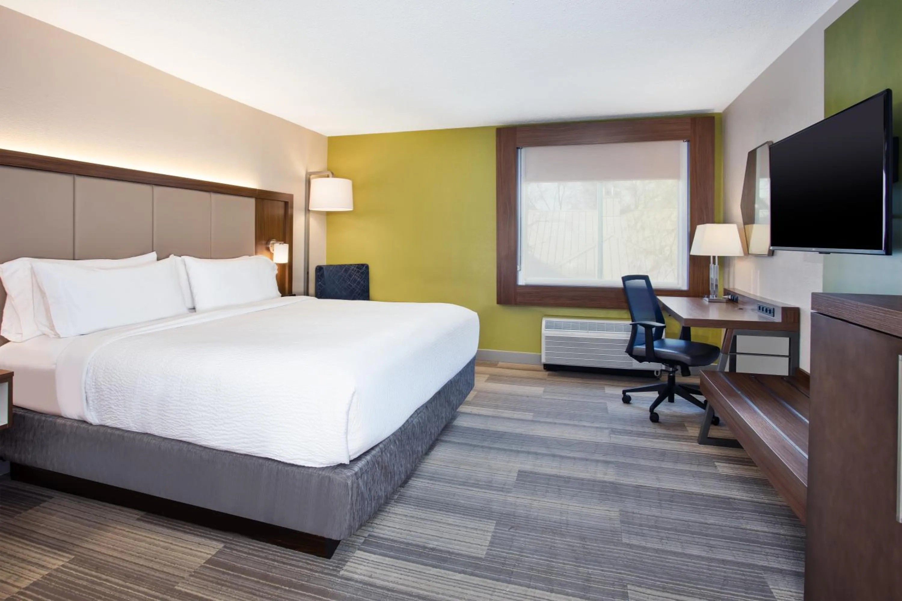 Bed in Holiday Inn Express Nashville Airport by IHG