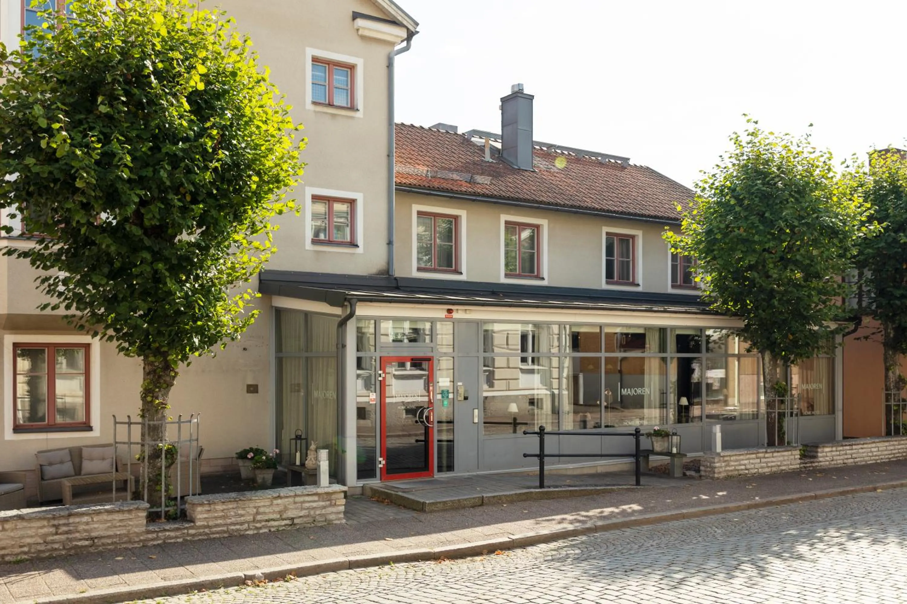 Property building in Home Hotel Majoren