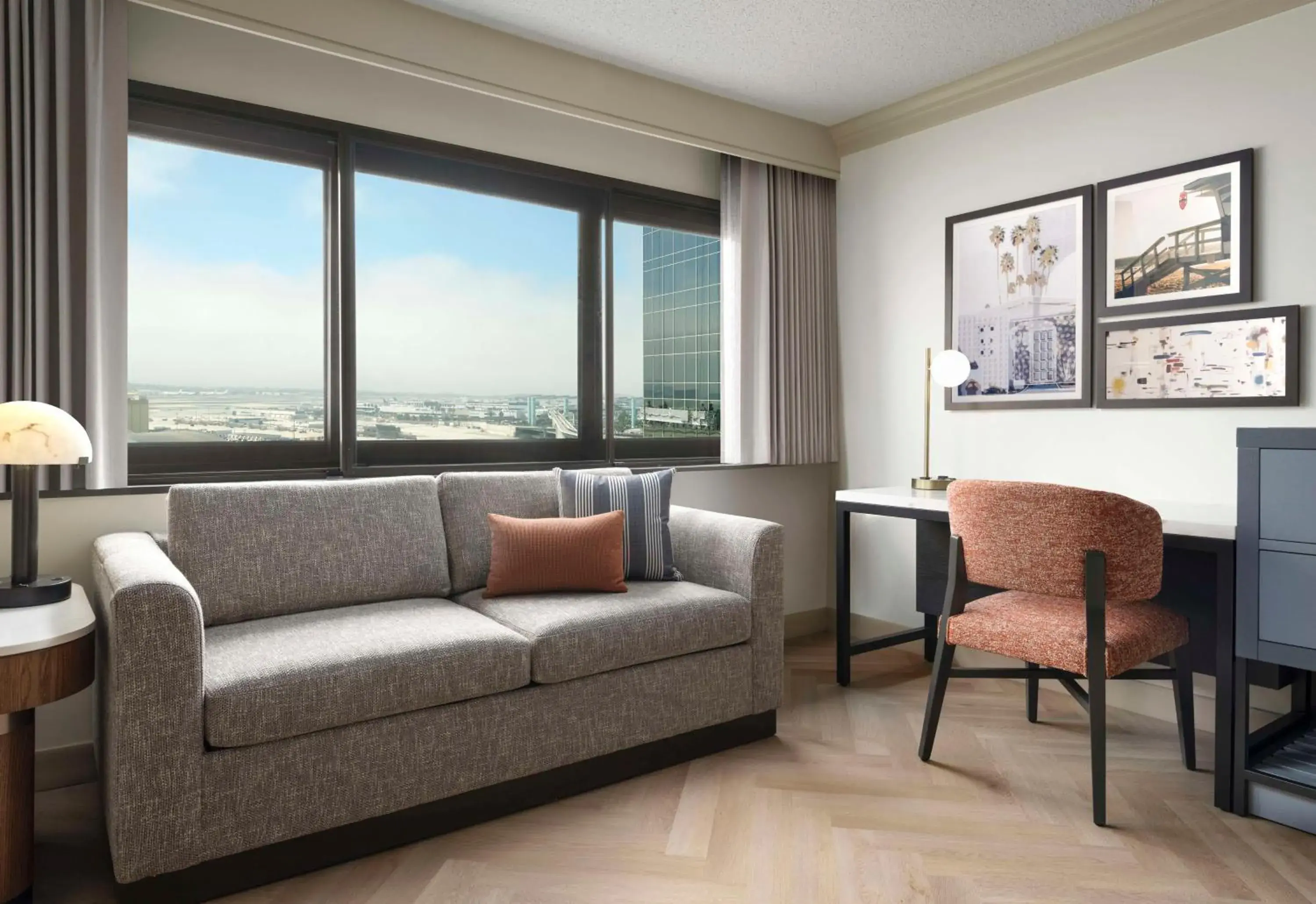 Bedroom in Sonesta Los Angeles Airport LAX Bedroom in Sonesta Los Angeles Airport LAX