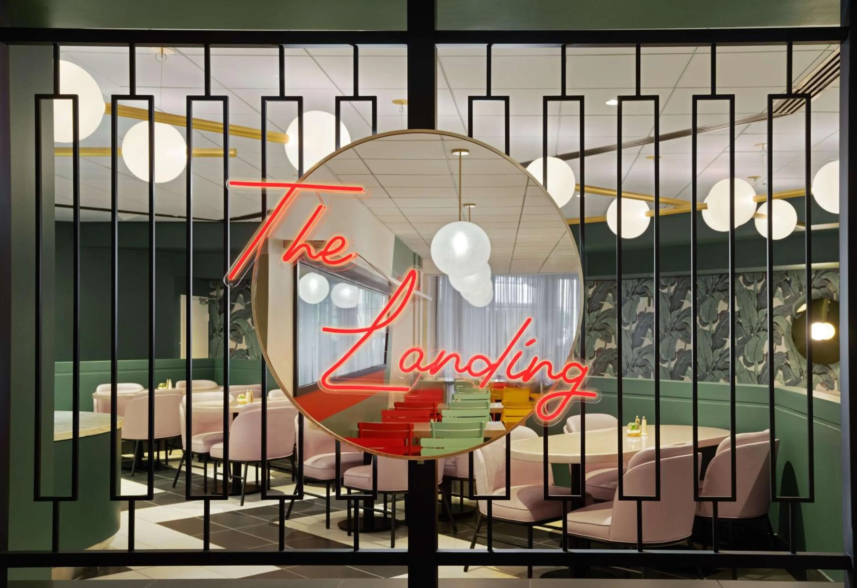 Restaurant/places to eat in Sonesta Los Angeles Airport LAX