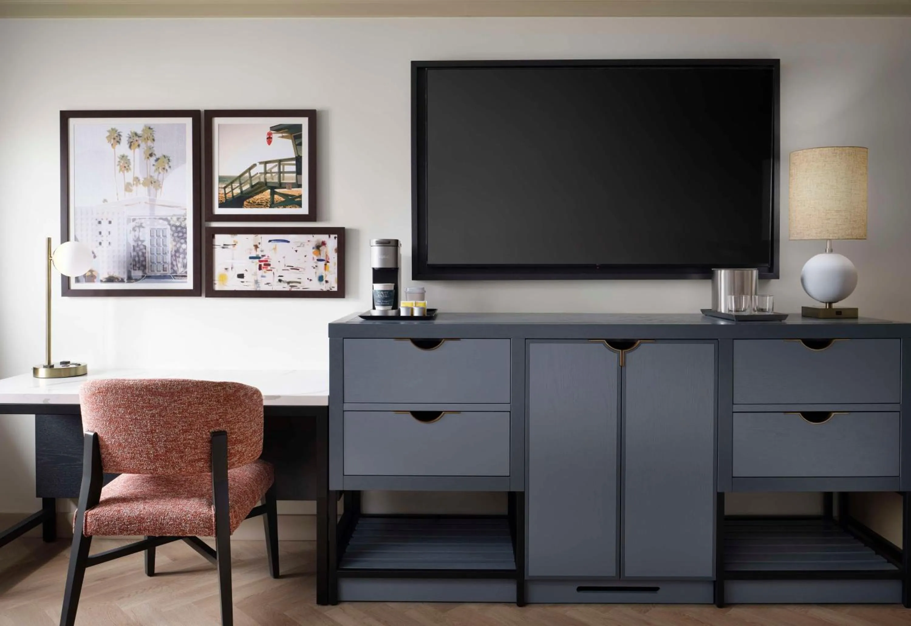 Bedroom in Sonesta Los Angeles Airport LAX