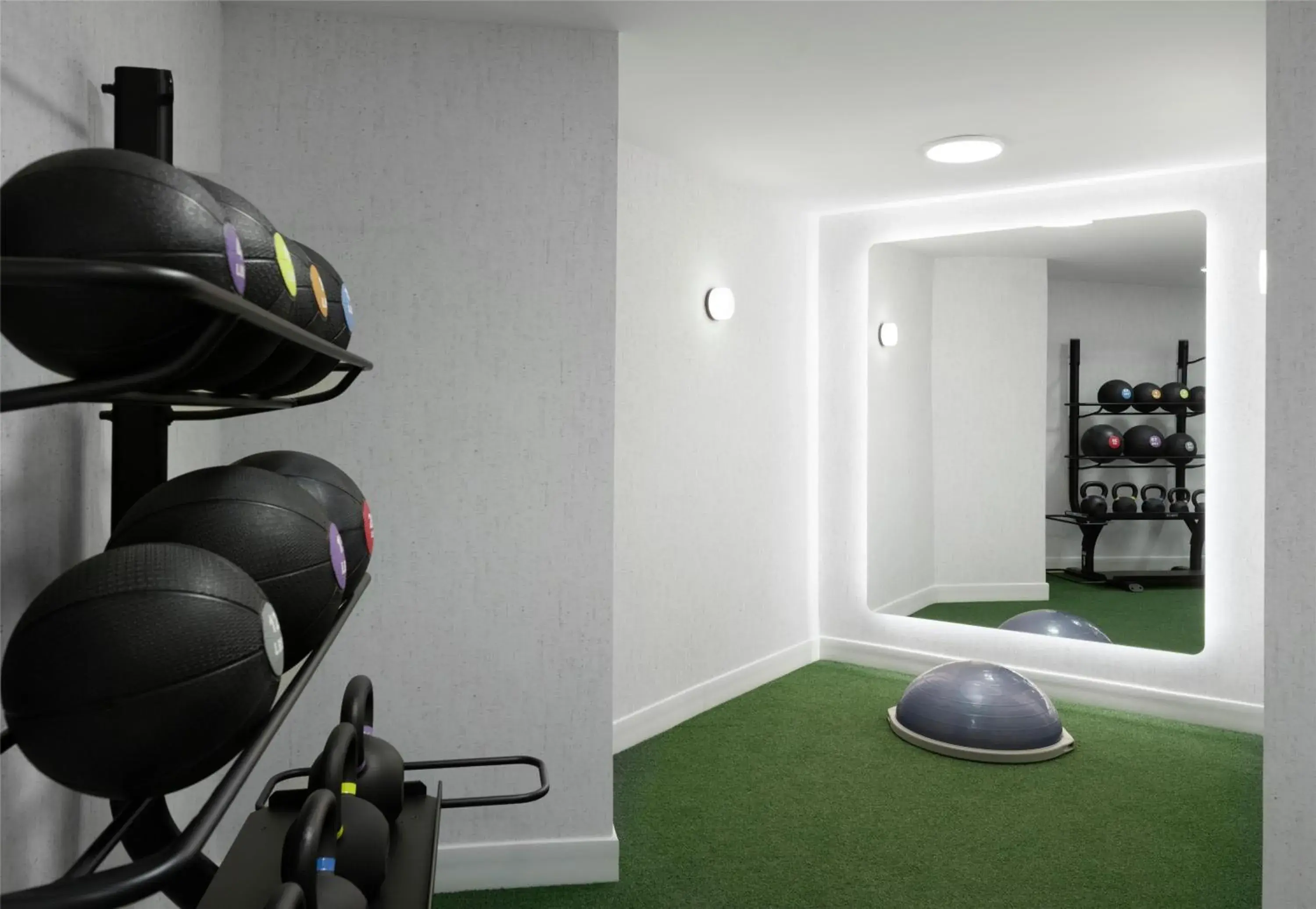 Fitness centre/facilities in Sonesta Los Angeles Airport LAX Fitness centre/facilities in Sonesta Los Angeles Airport LAX