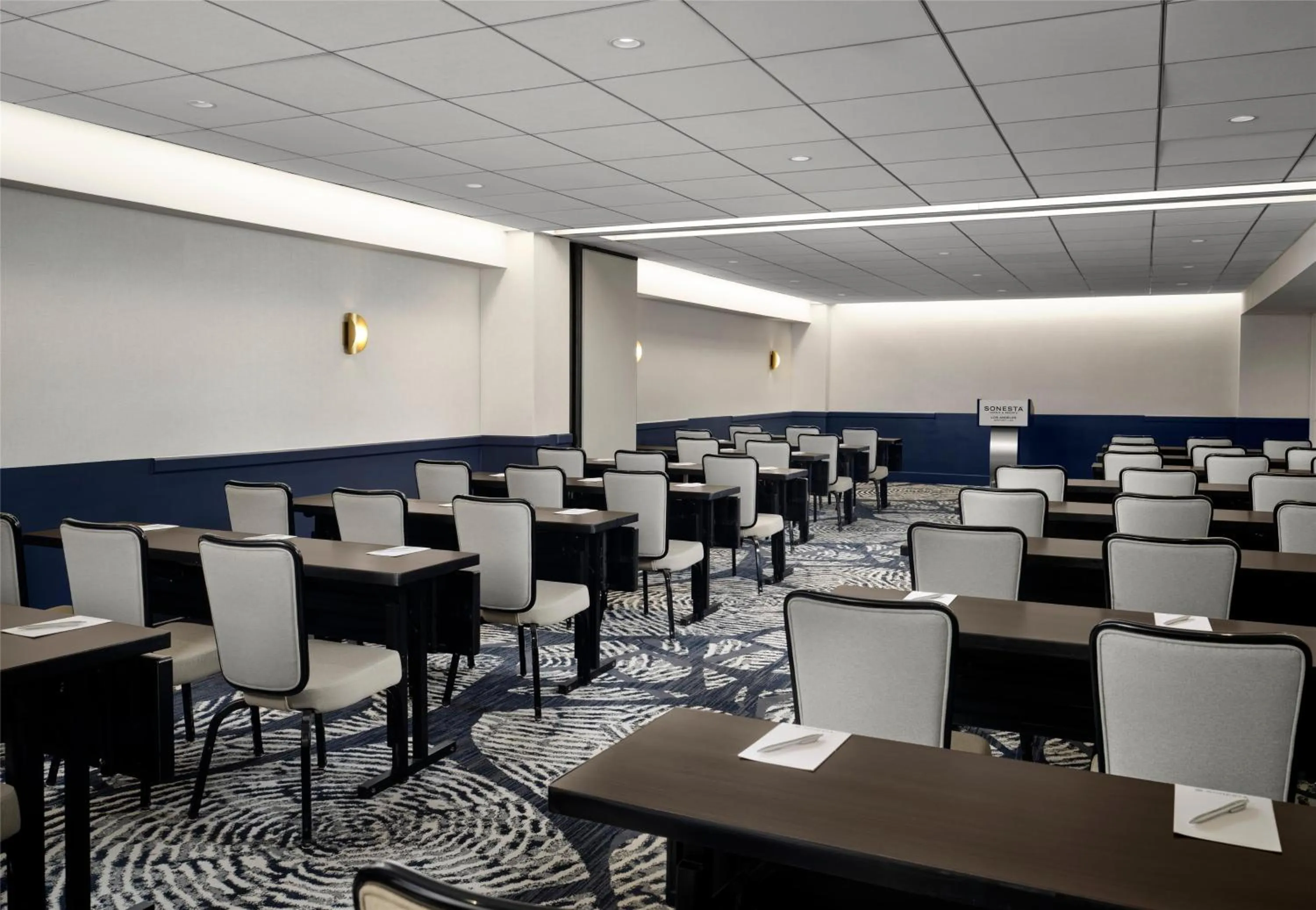 Meeting/conference room in Sonesta Los Angeles Airport LAX