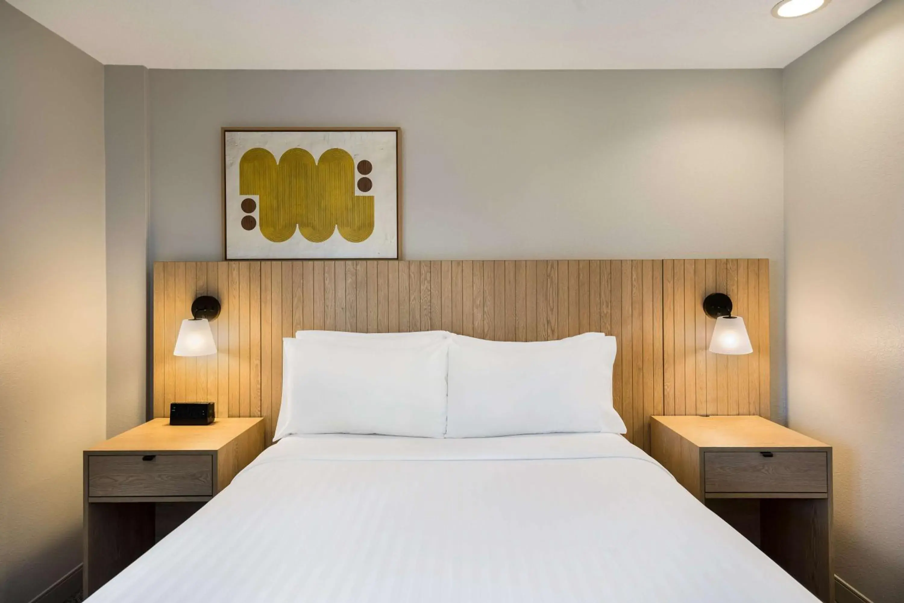 Photo of the whole room, Bed in Sonesta Simply Suites Jersey City Photo of the whole room, Bed in Sonesta Simply Suites Jersey City