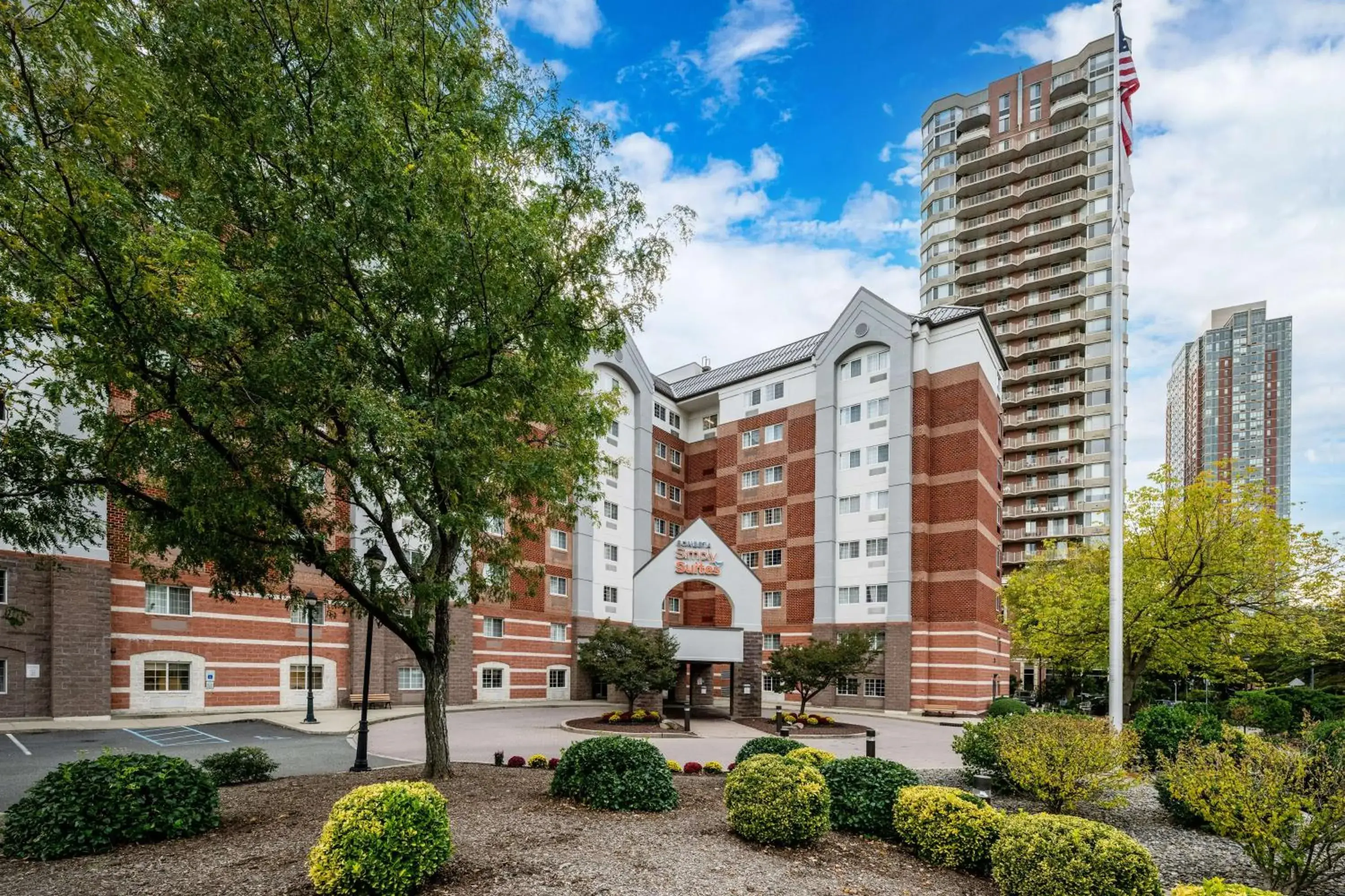 Property building in Sonesta Simply Suites Jersey City Property building in Sonesta Simply Suites Jersey City