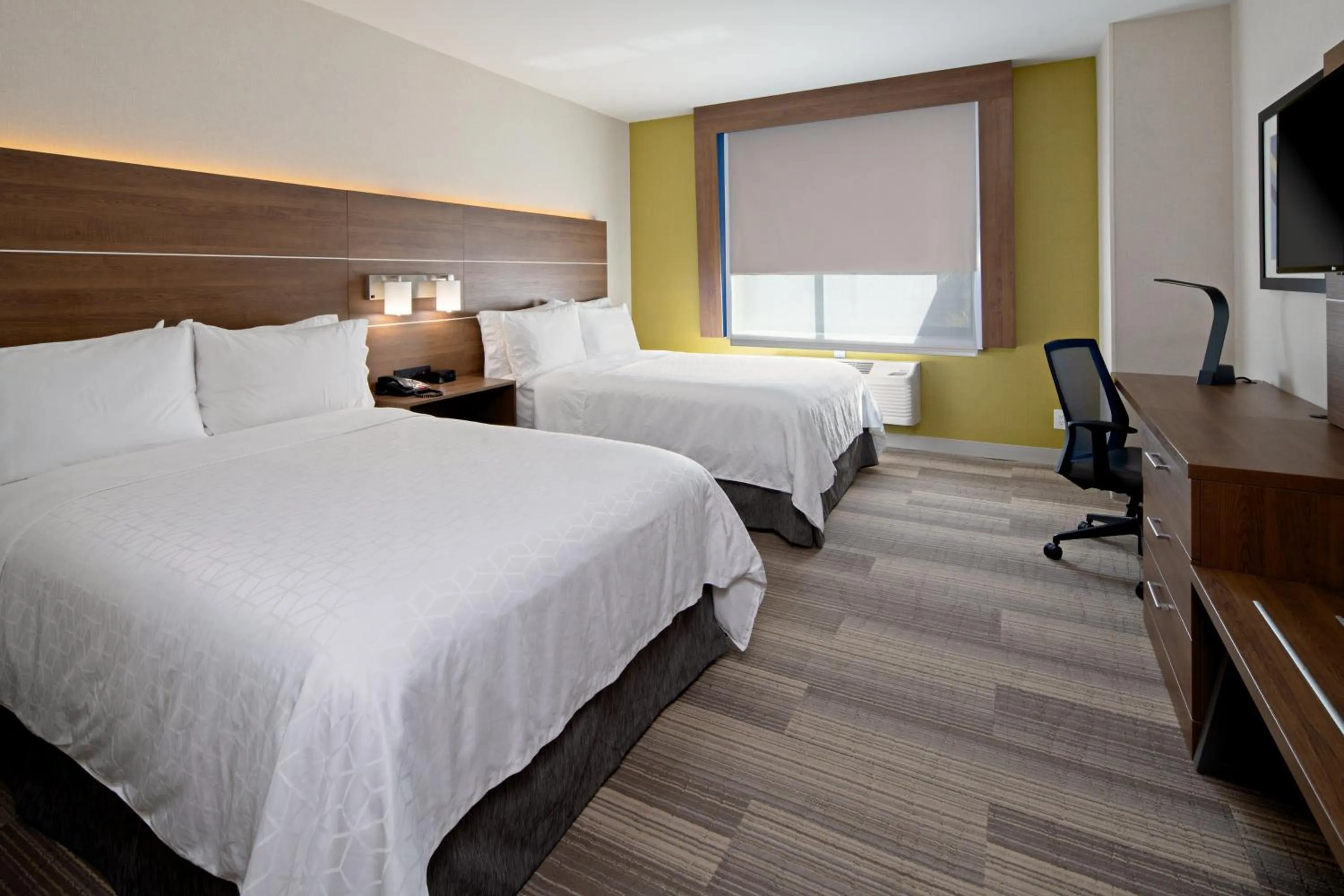 Photo of the whole room, Bed in Holiday Inn Express Los Angeles LAX Airport by IHG