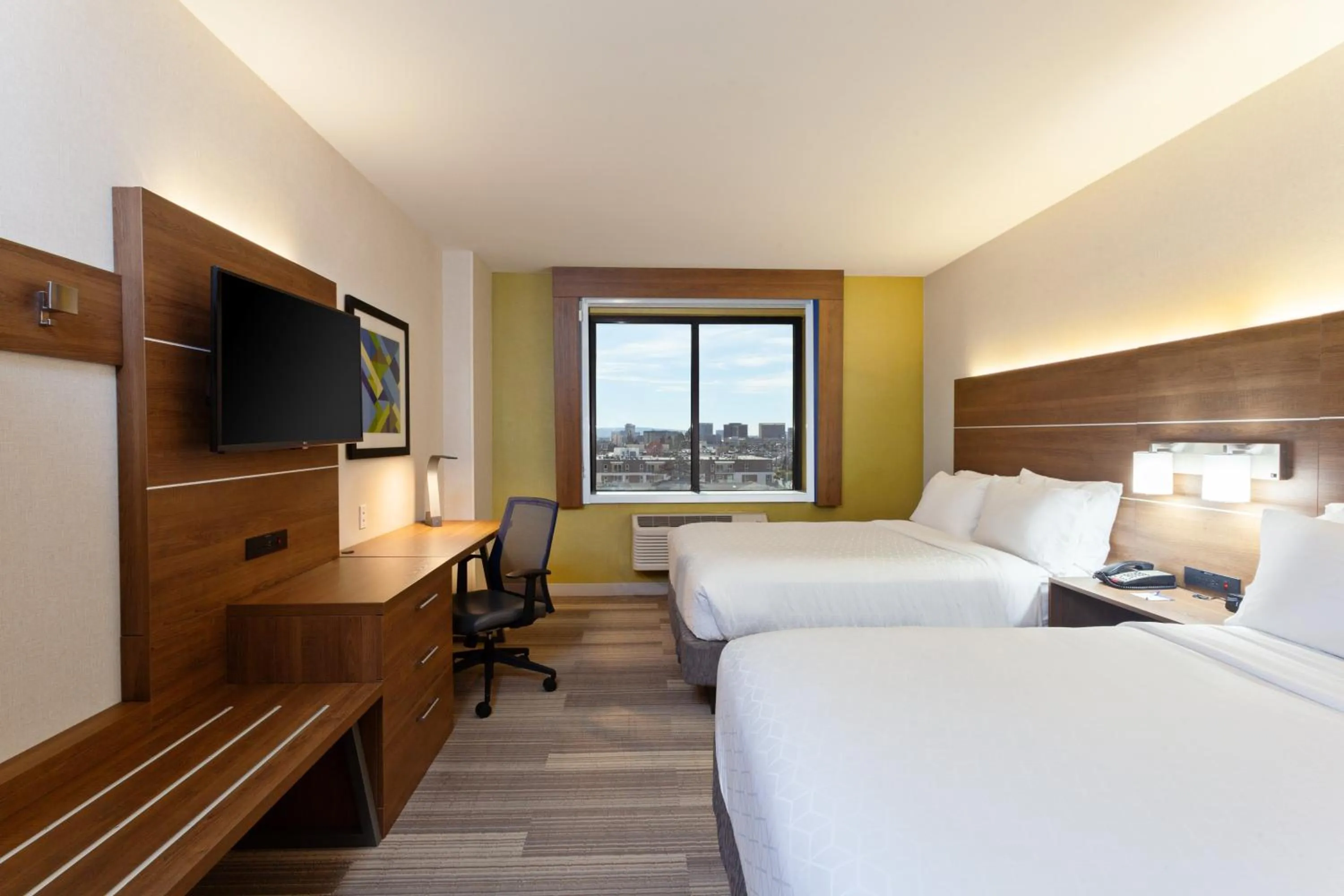 Photo of the whole room, Bed in Holiday Inn Express Los Angeles LAX Airport by IHG
