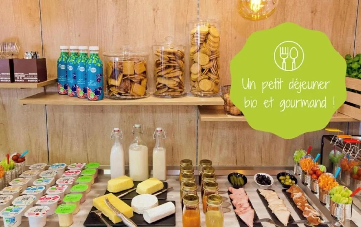 Breakfast in Residhome Carrières La Défense