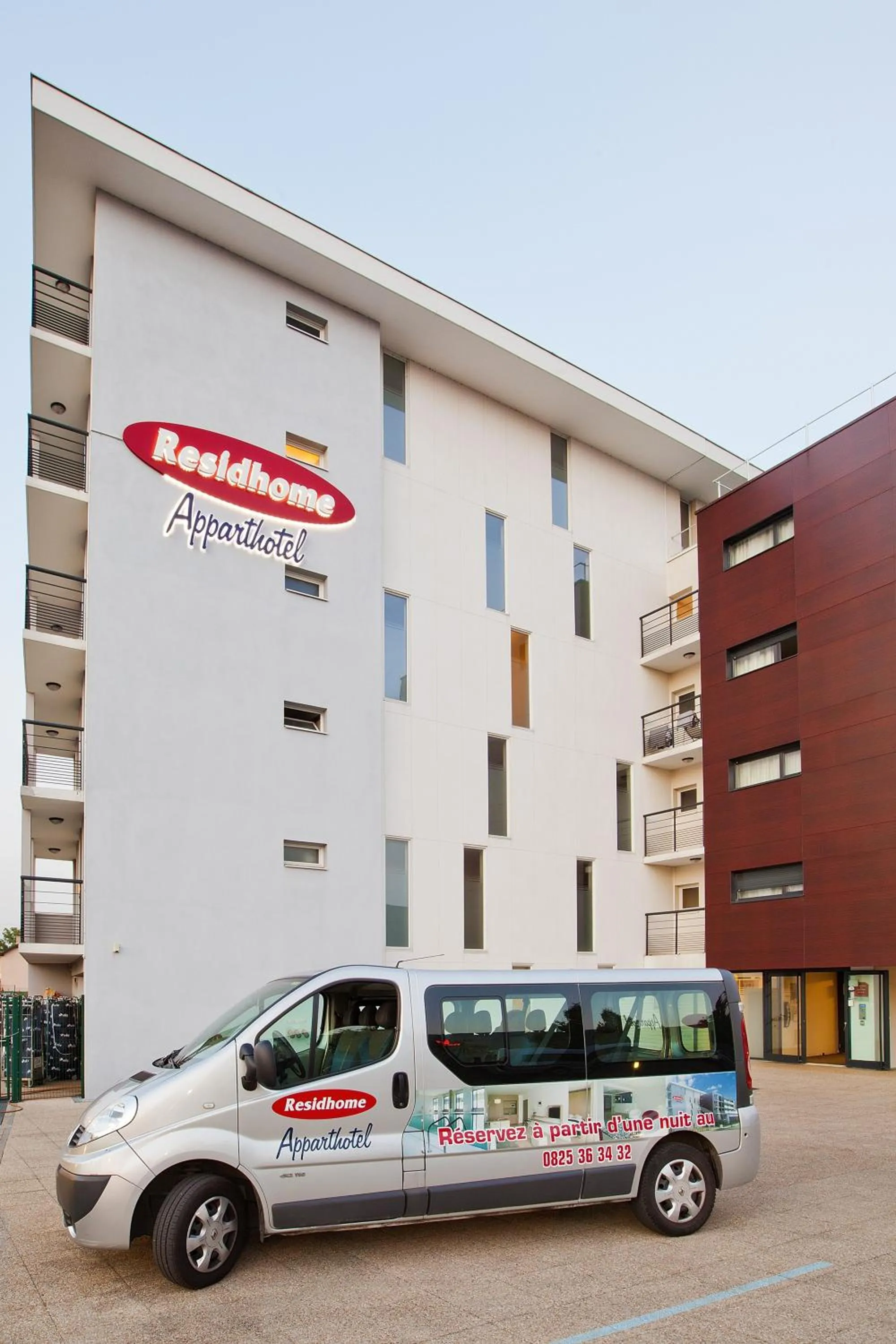 Facade/entrance in Residhome Carrières La Défense