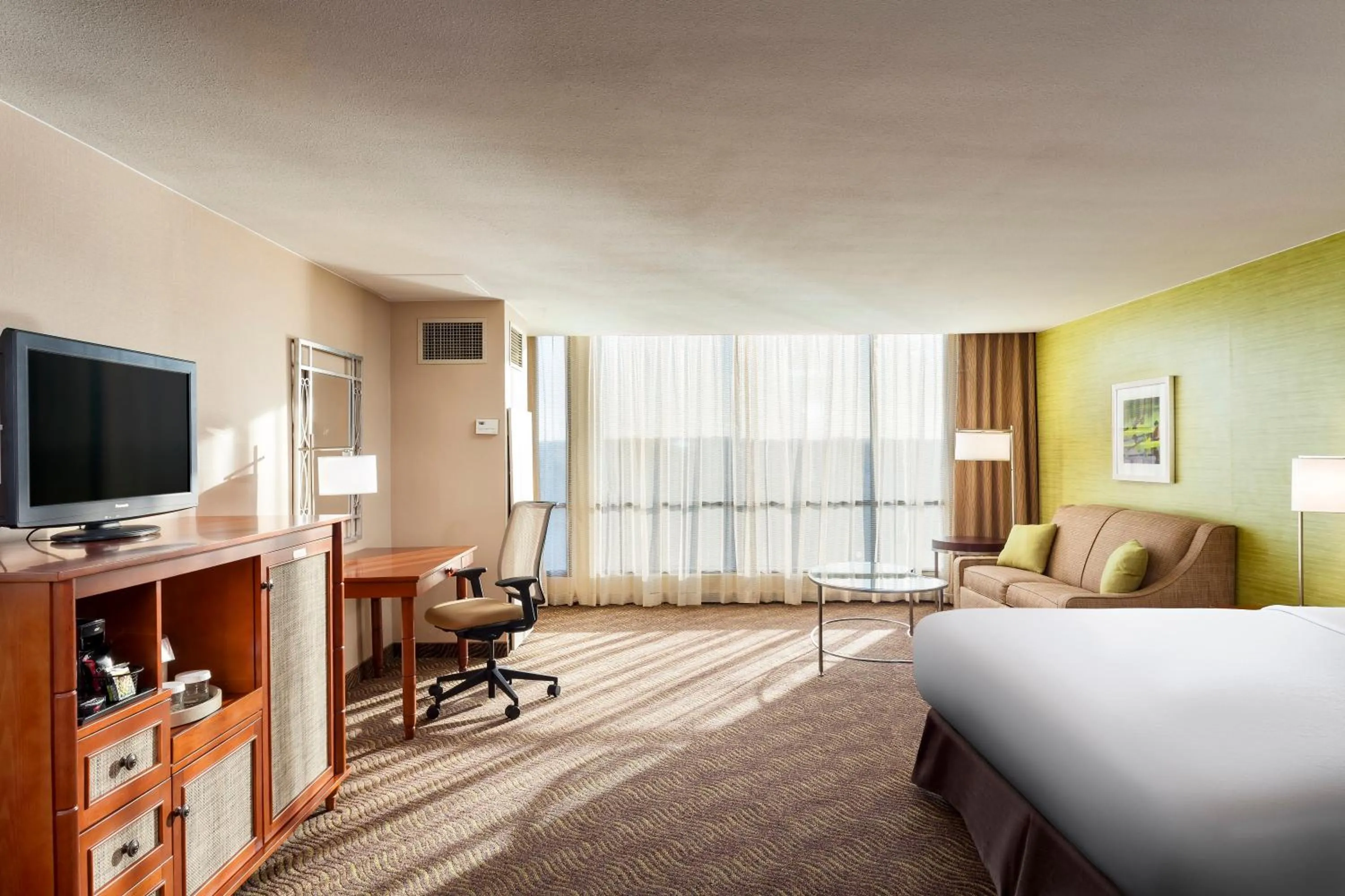 Photo of the whole room, Bed in Holiday Inn Austin -Town Lake by IHG