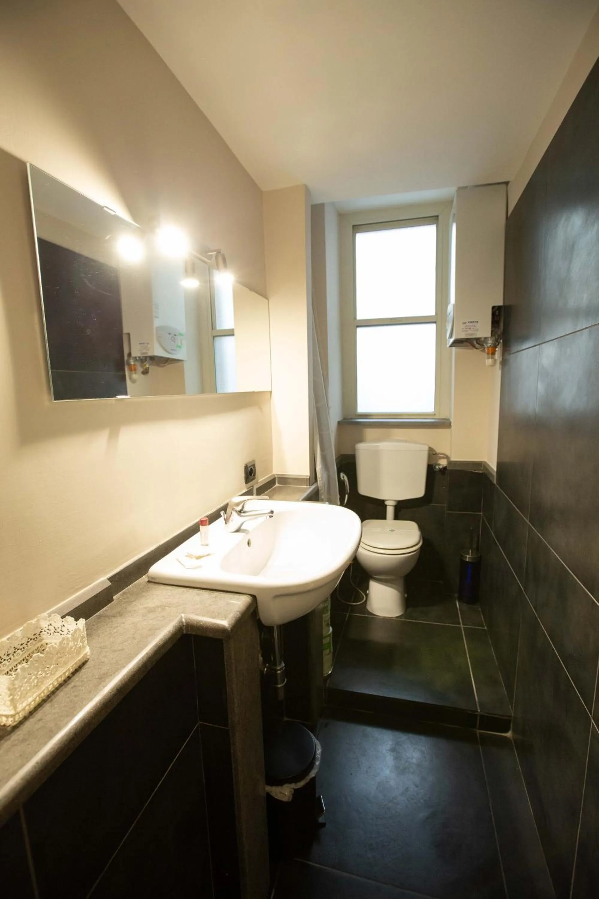 Toilet in Two Sisters Suites