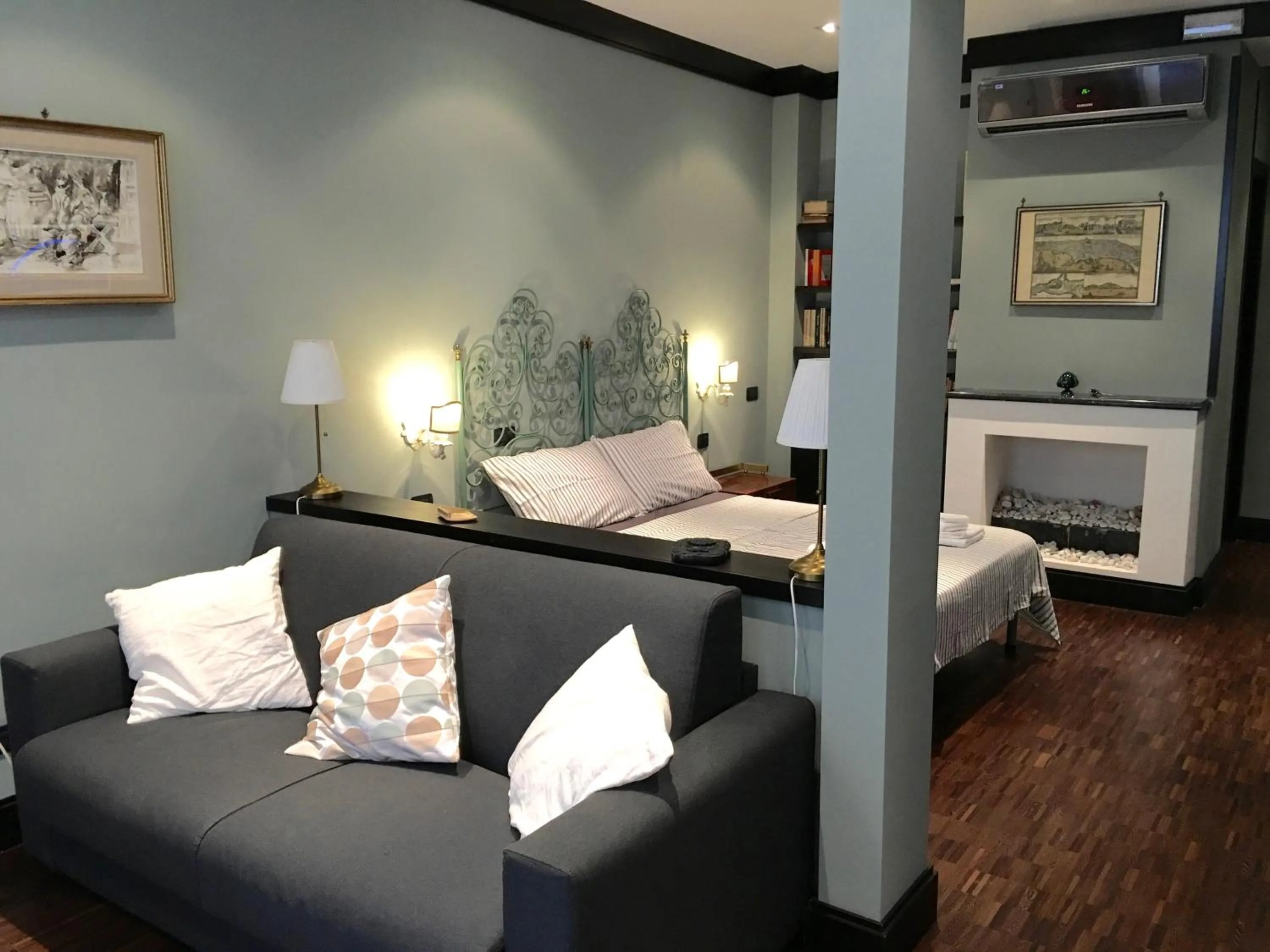 Bed in Two Sisters Suites