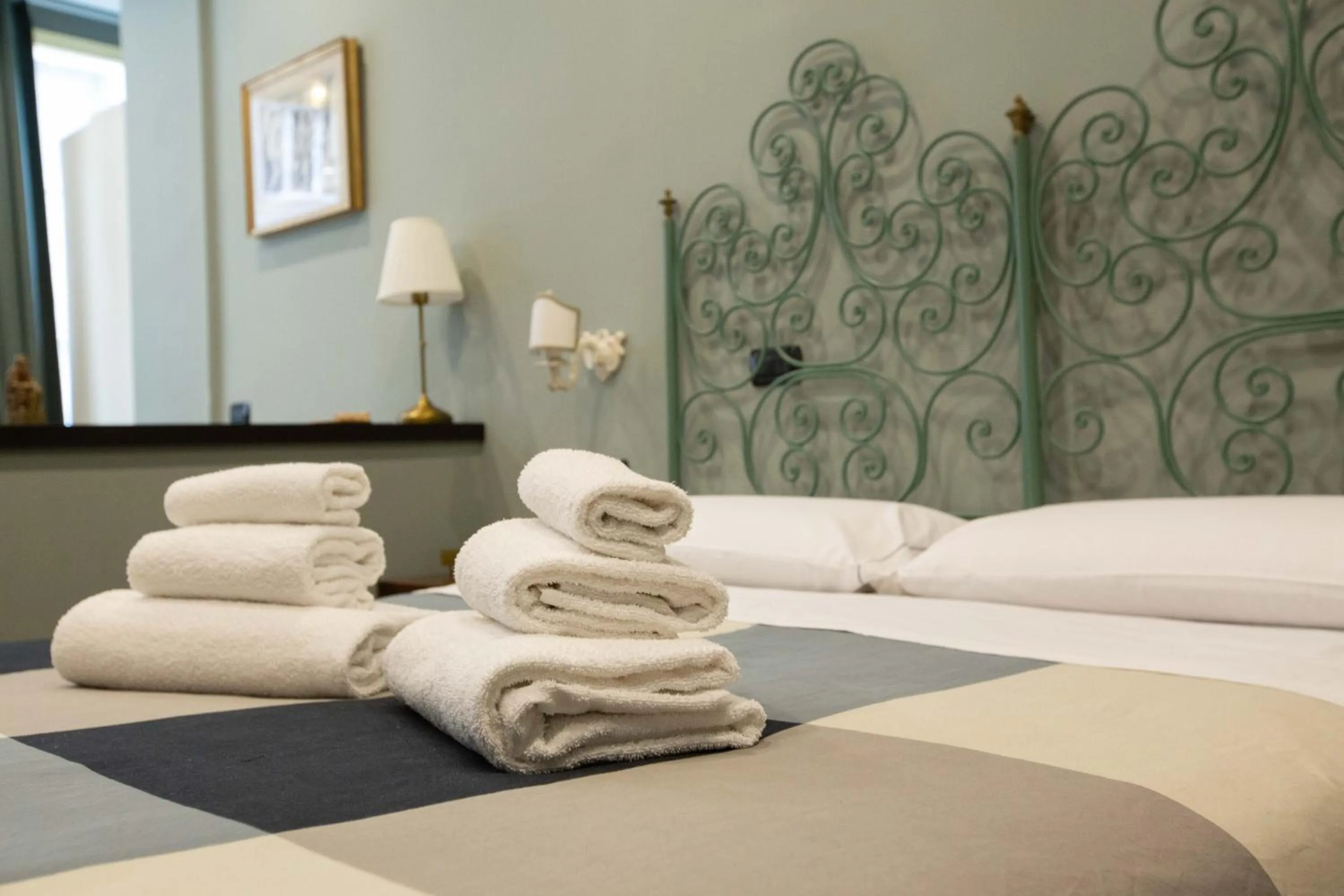 Bed in Two Sisters Suites