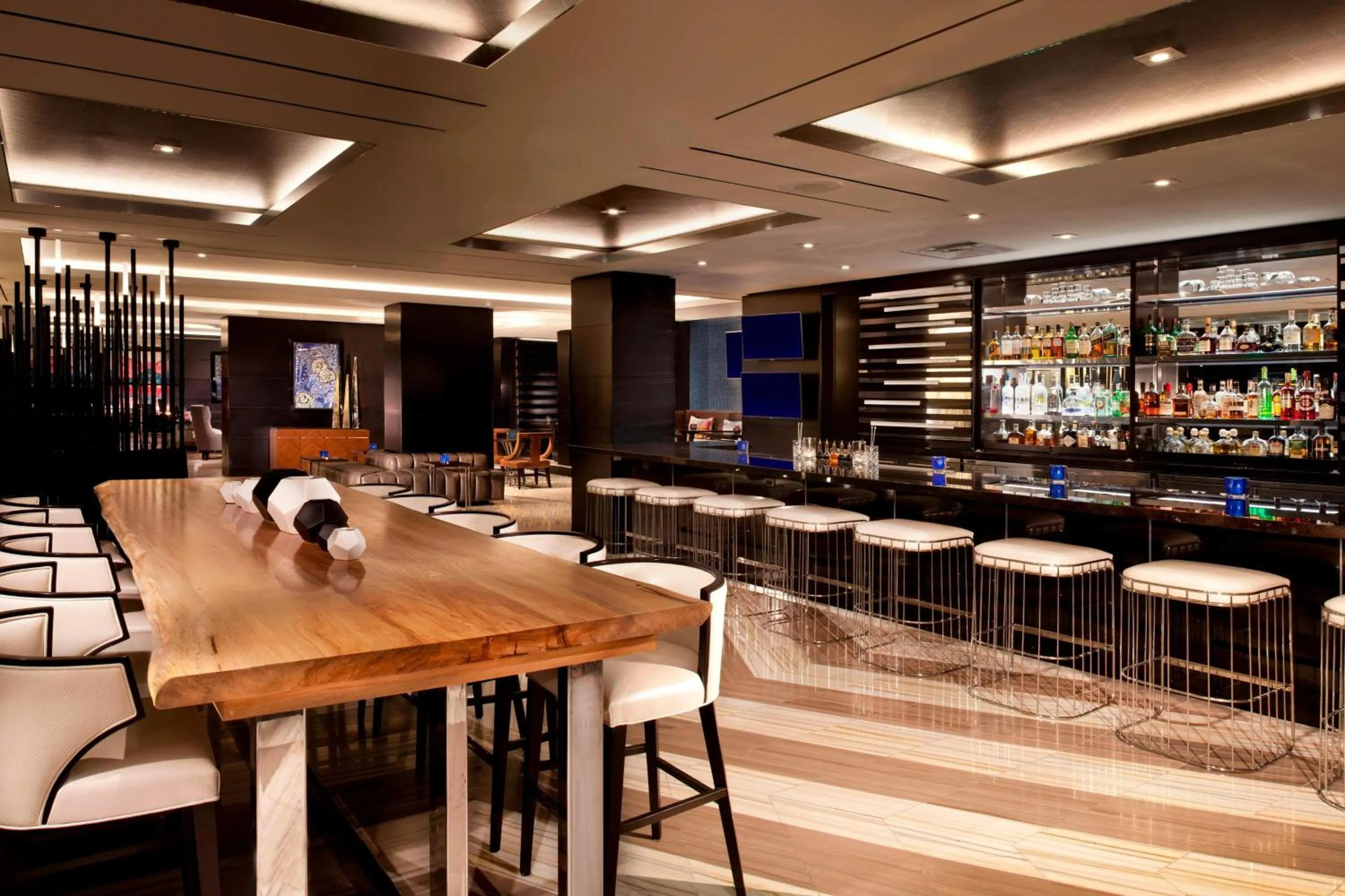 Lounge or bar in Beverly Hills Marriott